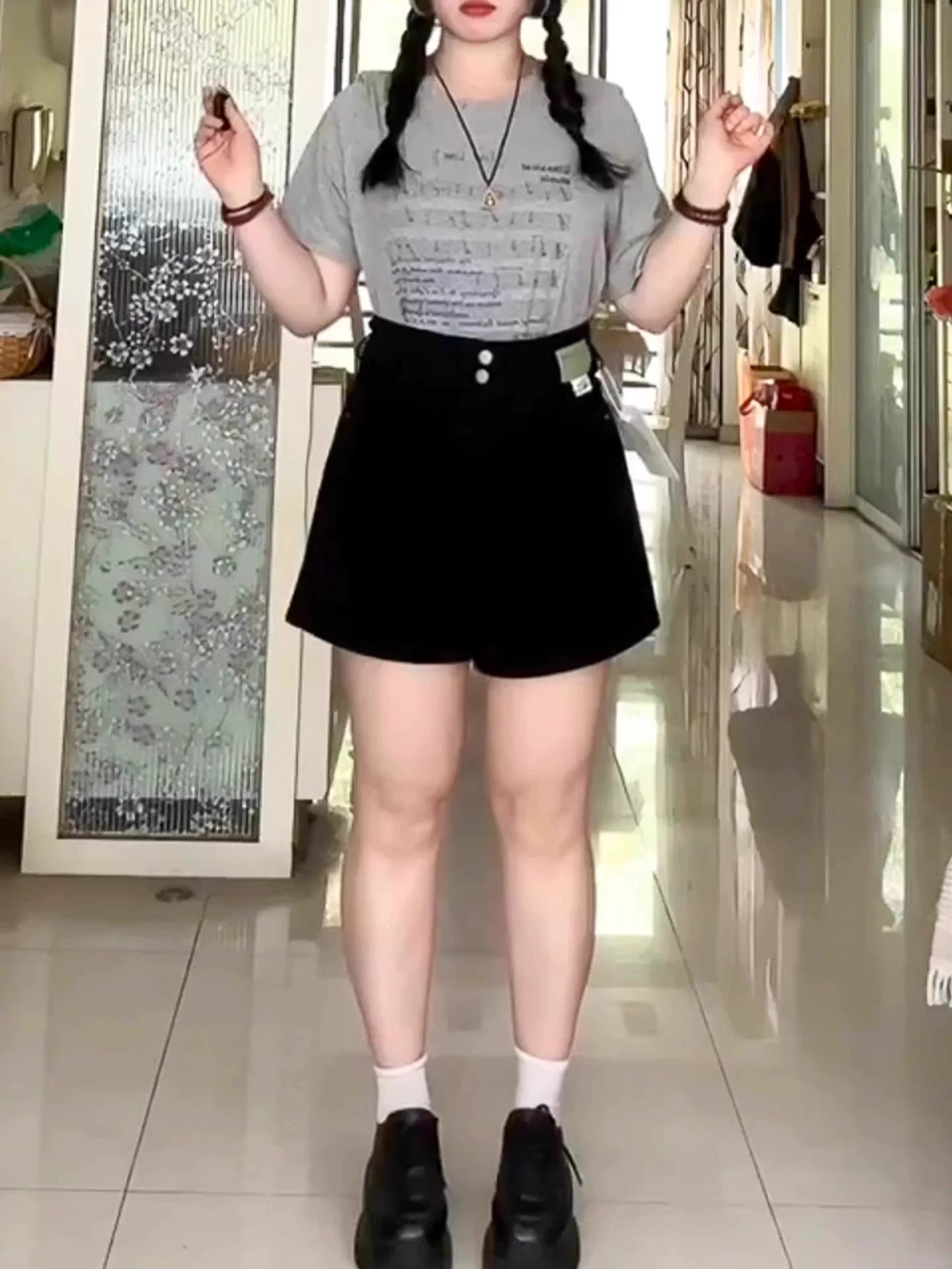 Thích hợp cho phụ nữ có hông và đùi dày, quần short denim cho mùa hè, cỡ lớn, cạp cao, co giãn, che bụng, giảm béo, quần ống rộng dáng chữ A.