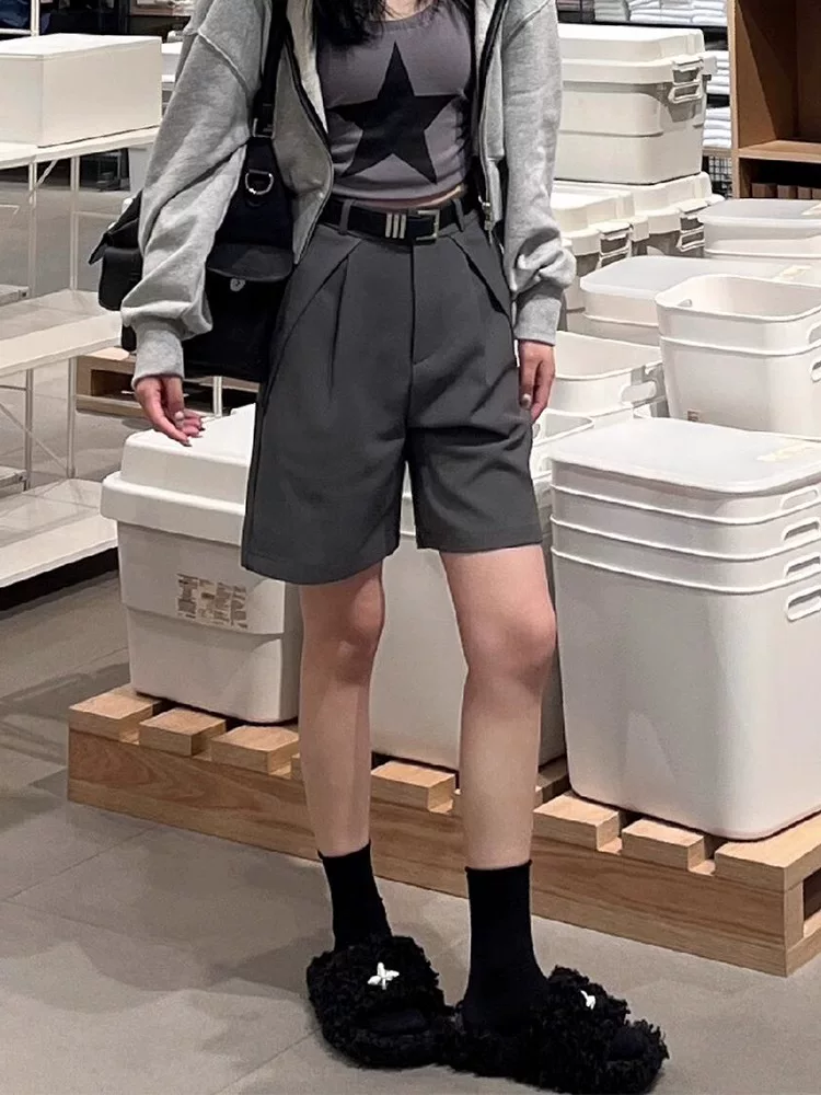 Quần short vest màu xám dáng quả lê dành cho nữ, size lớn mùa hè, cạp cao, dáng rộng, tôn dáng, ống rộng, dài ngang đùi.