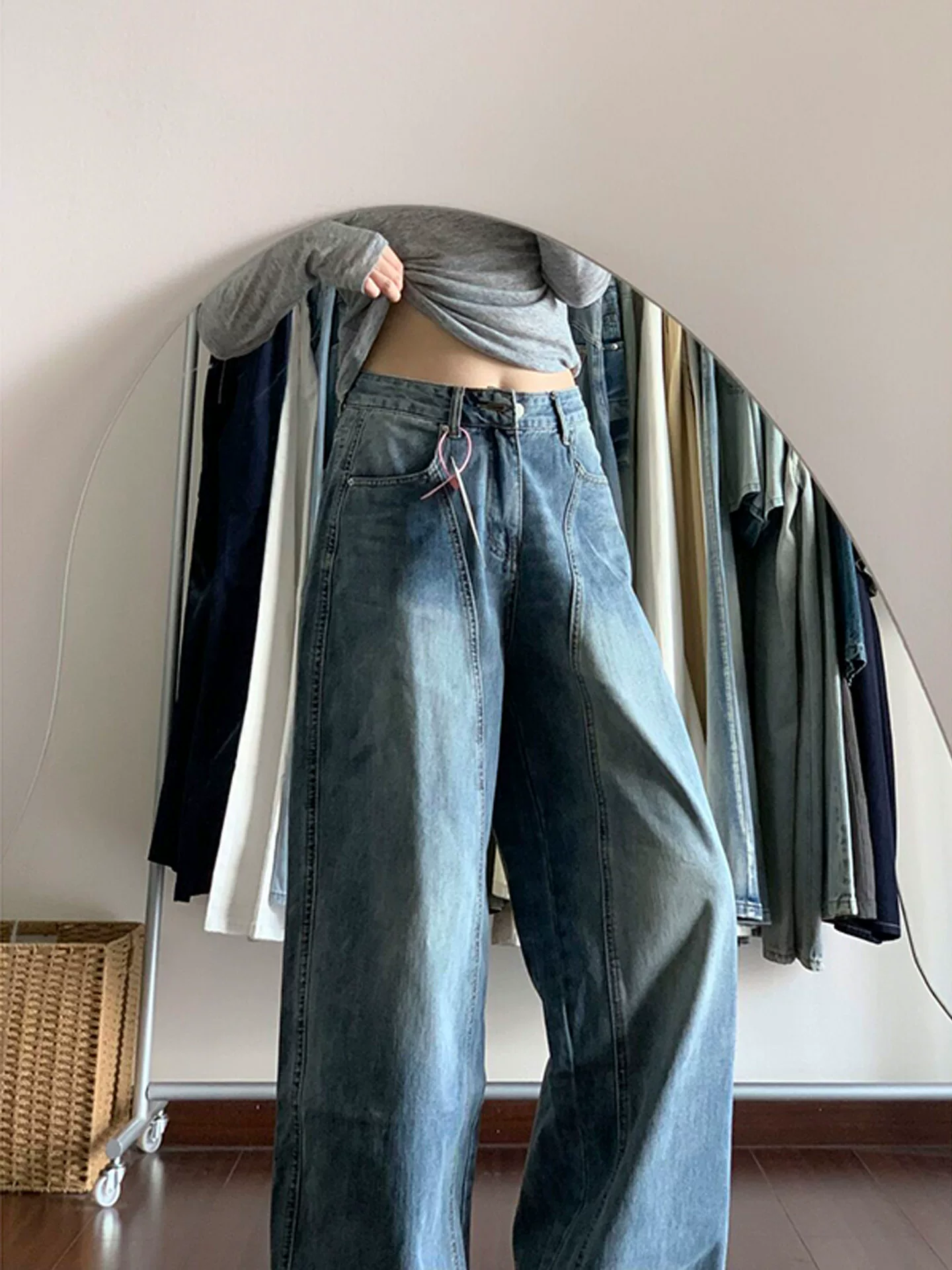 Quần jeans kiểu Mỹ cổ điển dành cho nữ, mẫu mới thu 2025, size lớn, cạp cao, dáng rộng, ống rộng, kiểu dáng sickle
