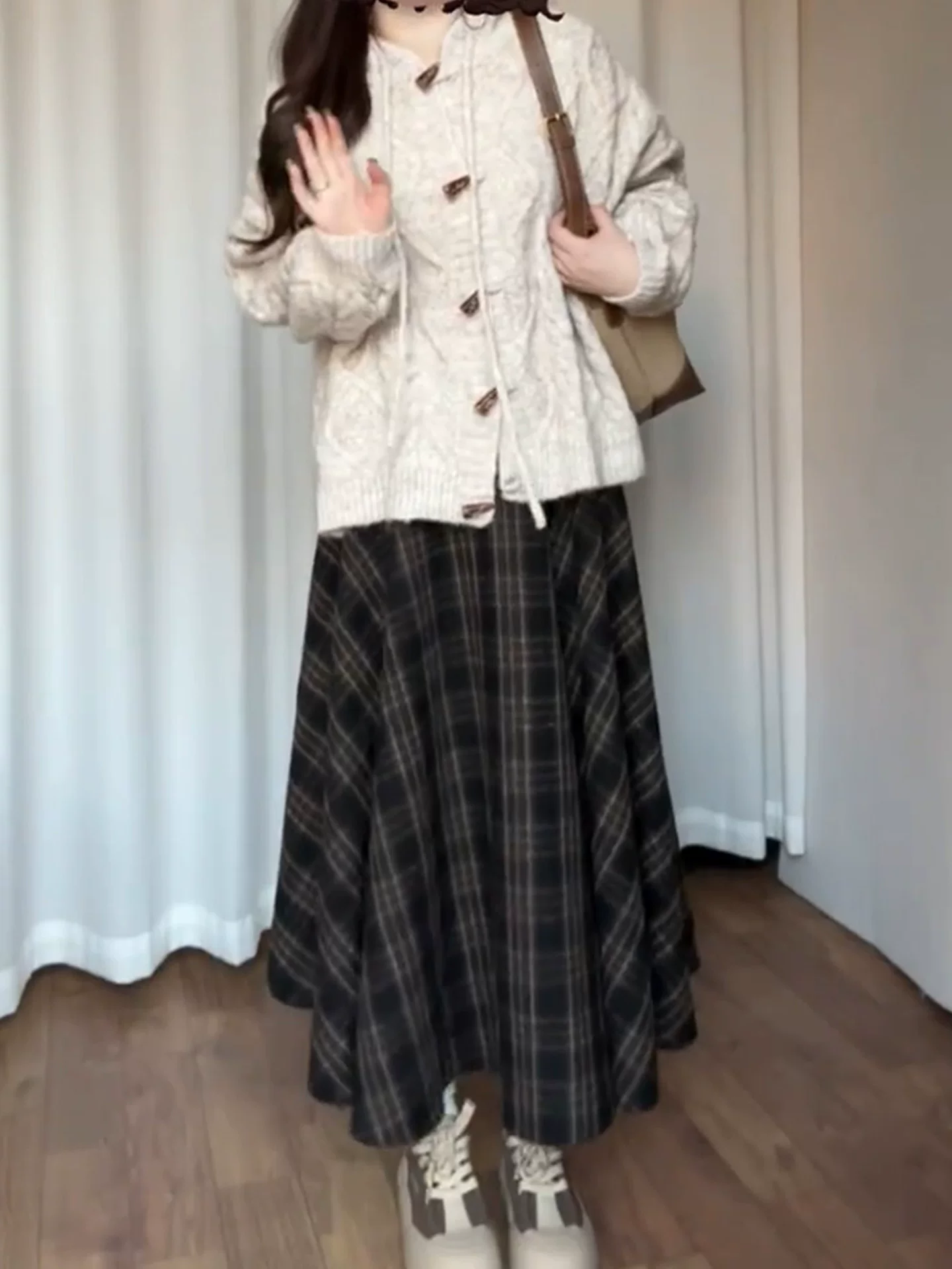 Váy kẻ sọc màu cà phê cổ điển Melard dành cho nữ, cỡ lớn mùa thu, lưng cao, thon gọn, váy chữ A cỡ lớn.