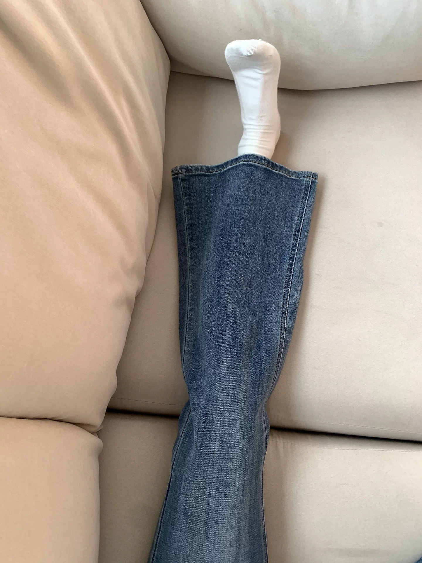 Quần jeans loe nữ thu đông 2025, size lớn, cạp cao, co giãn, che hông, tôn dáng, kiểu dáng chuông, dành cho người có thân hình quả lê