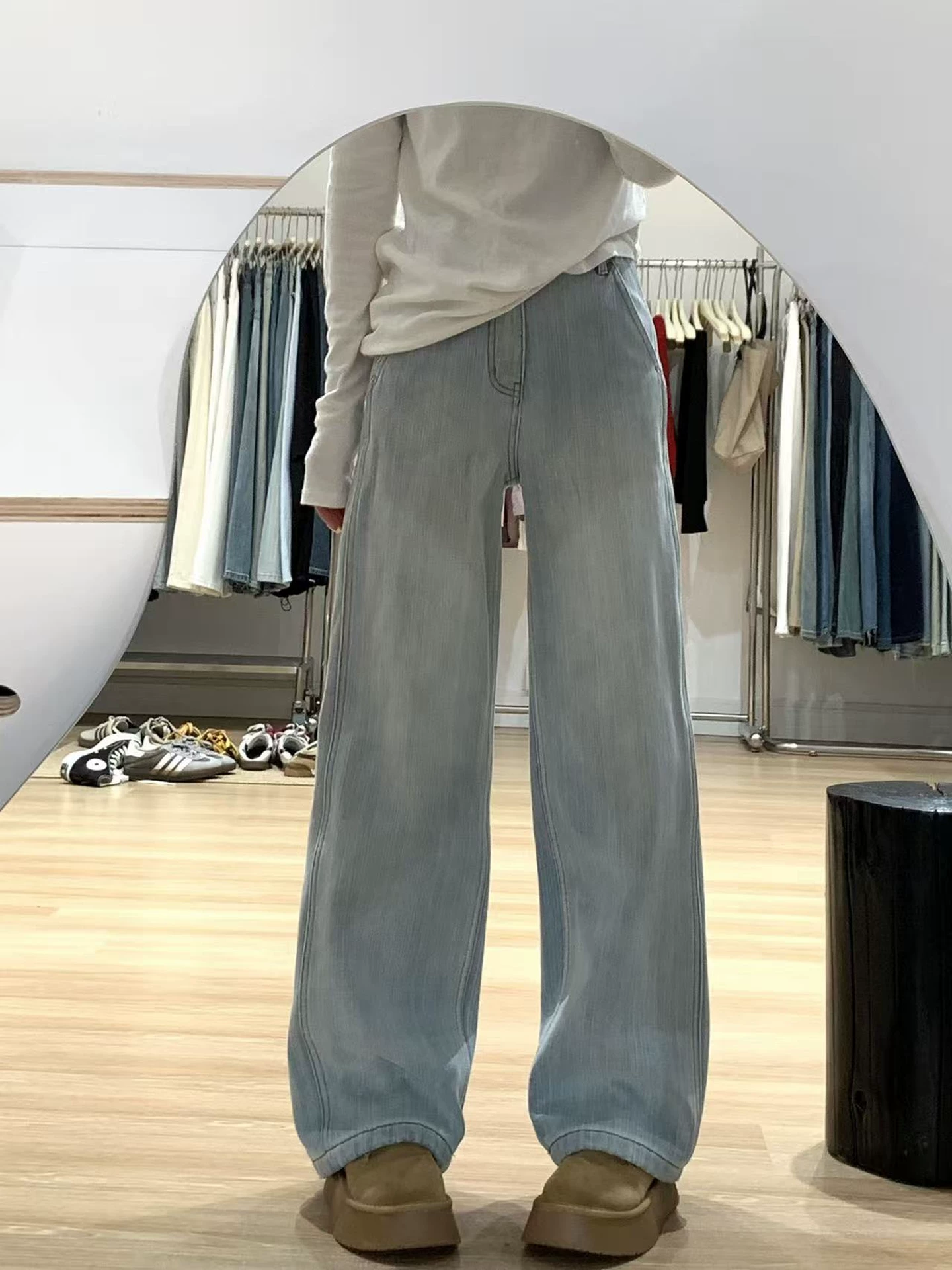 Quần jean ống thẳng màu xanh nhạt dành cho nữ, mùa thu đông, cỡ lớn, lưng cao, dáng rộng, dáng thon gọn, lót lông cừu, dày dặn, ống rộng, quần dài đến sàn.