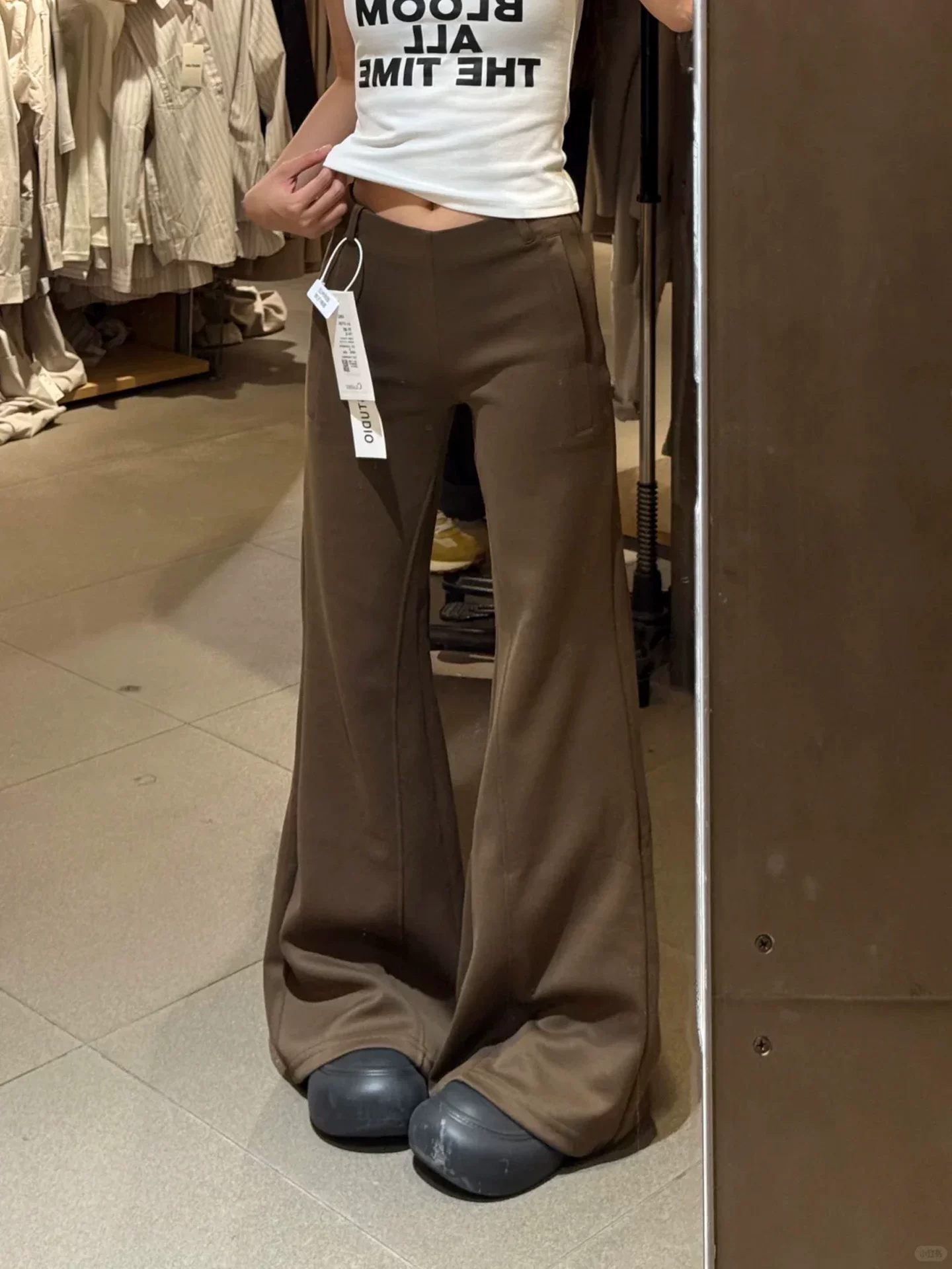 Quần âu ống loe màu cà phê Melard dành cho nữ, mùa thu đông, cỡ lớn, lưng cao, dáng rộng, xếp nếp, tôn dáng, quần thể thao dài đến sàn.