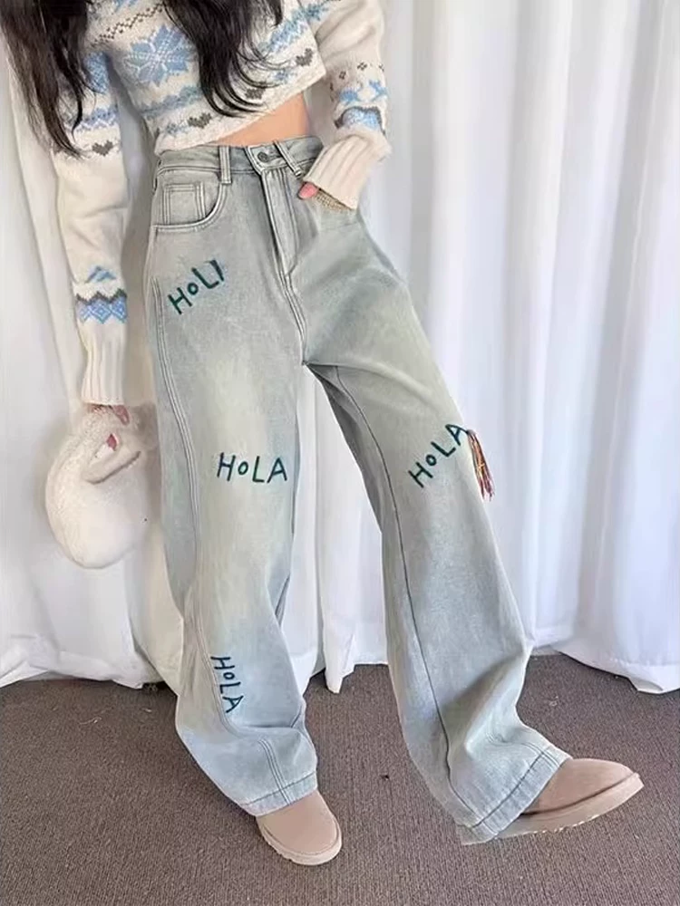 Quần jean ống đứng kiểu Mỹ màu xanh nhạt dành cho nữ, mùa xuân 2025, size lớn, cạp cao, tôn dáng, thêu chữ, quần ống rộng
