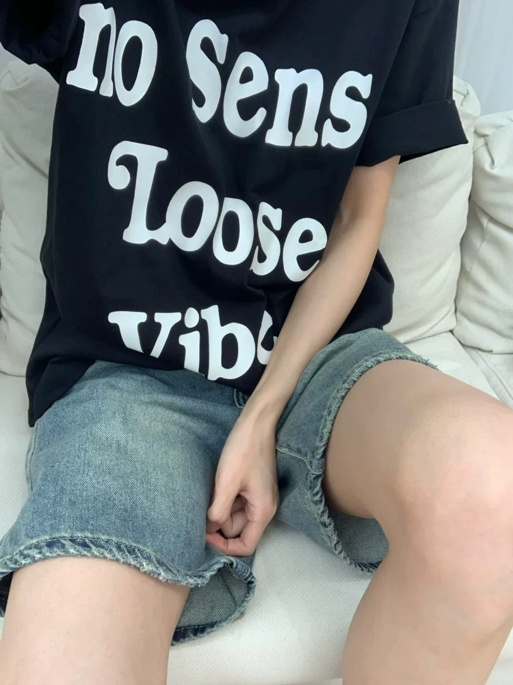 Quần short denim màu xanh cổ điển dành cho nữ, mùa hè 2005, kiểu dáng mỏng, cỡ lớn, lưng cao, che hông, giảm béo, quần short dài vừa phải ống rộng.