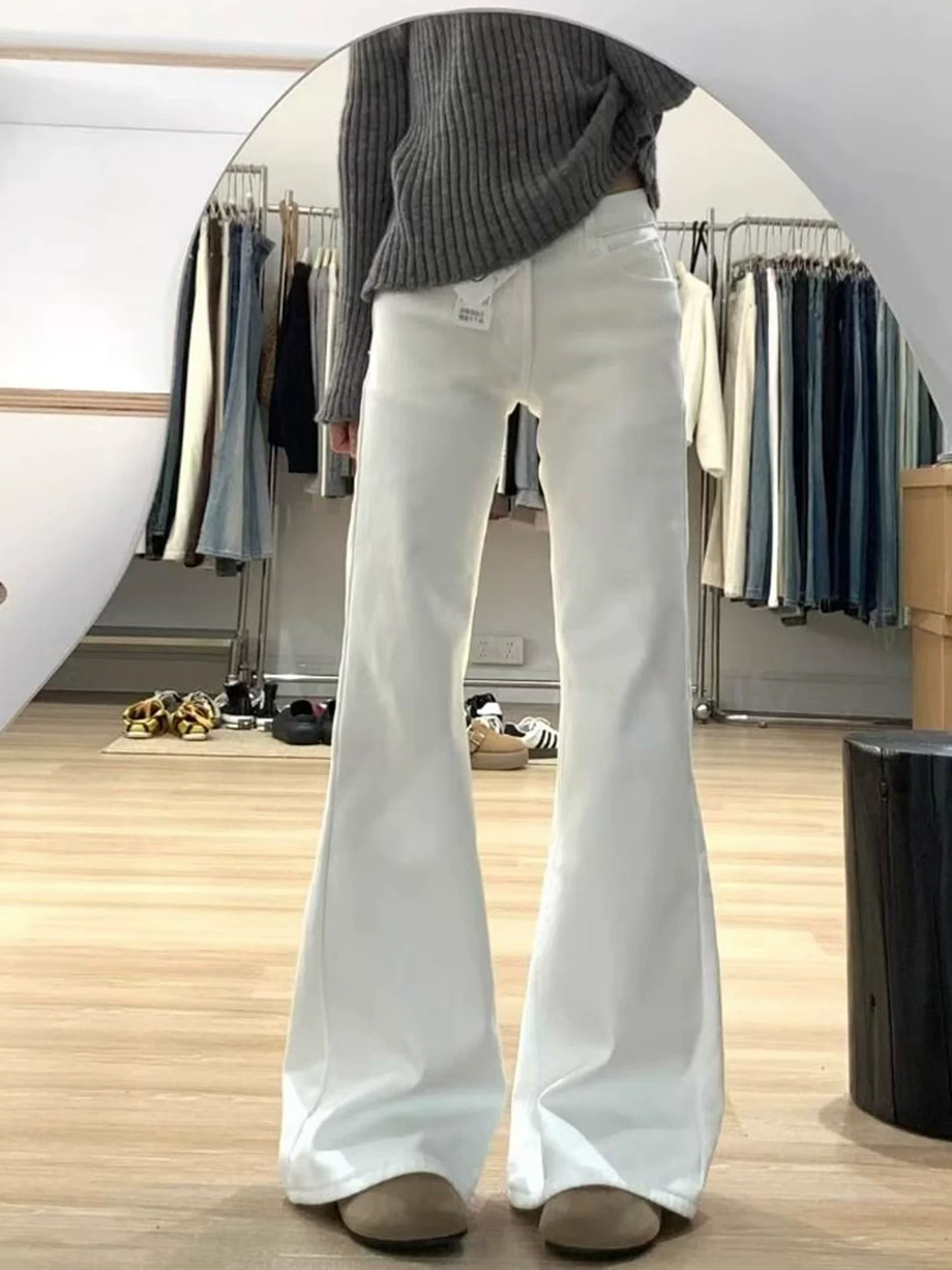 Quần jean ống đứng màu trắng dành cho nữ, phong cách đầu thu, cỡ lớn, lưng cao, co giãn, che hông, giảm béo, quần ống loe.