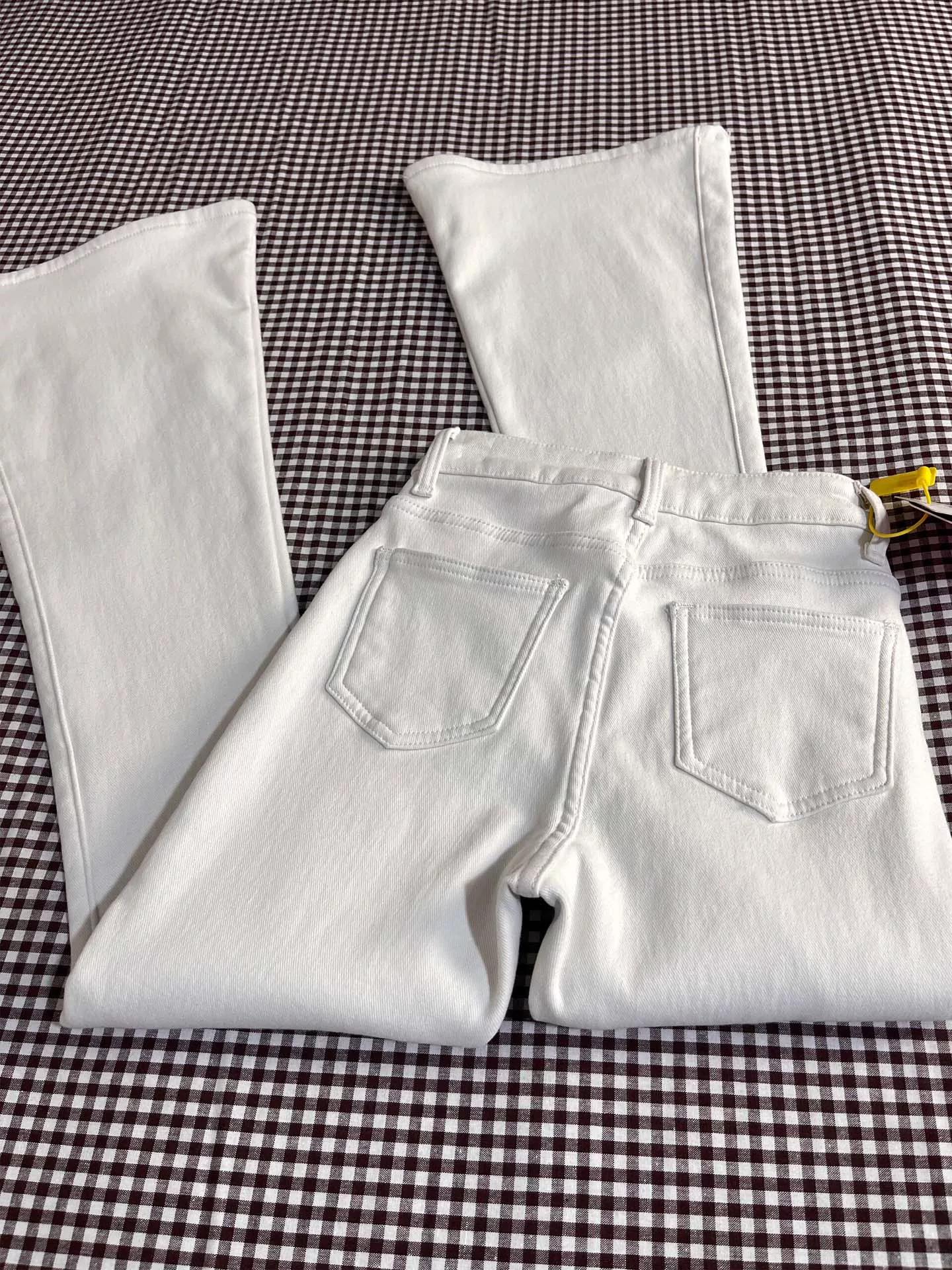 Quần jean ống loe lót lông cừu màu trắng dành cho nữ, mùa thu đông, cỡ lớn, lưng cao, co giãn, che hông, giảm béo, quần dài ống loe