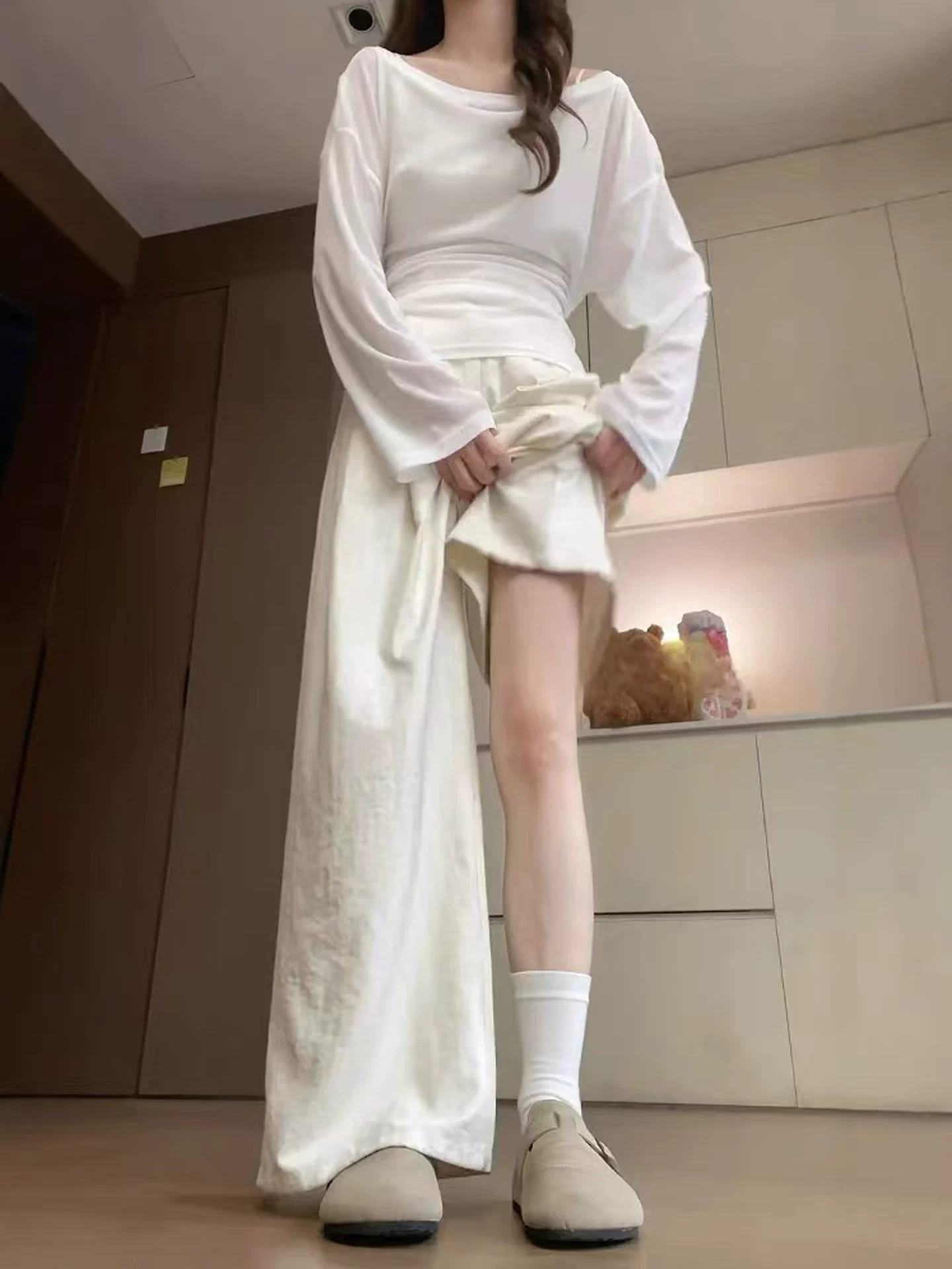 Quần âu trắng nữ mùa hè 2025, size lớn, cạp cao, dáng rộng, chất liệu mềm mại, tôn dáng, ống rộng