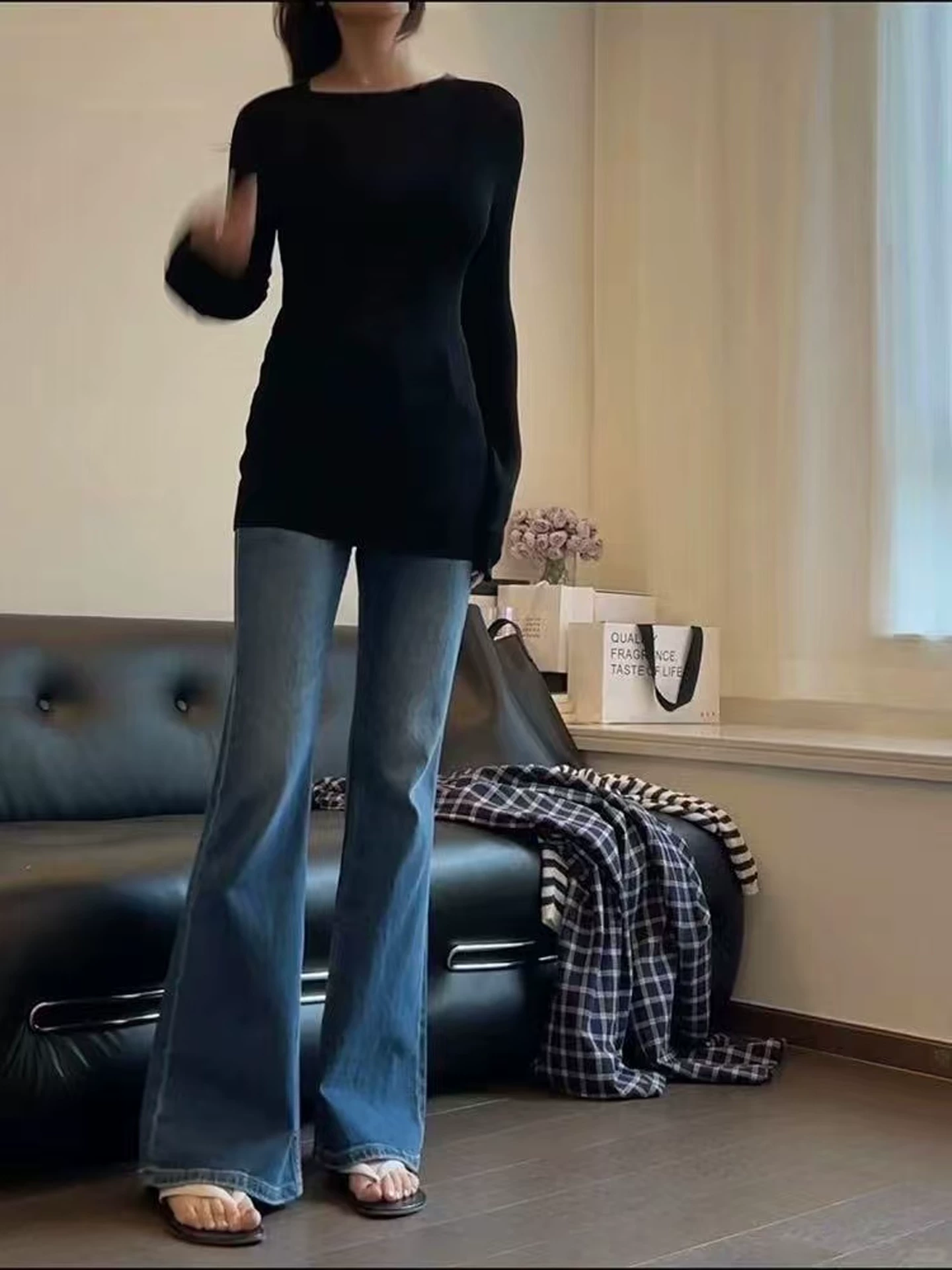 Quần jean xanh đậm cạp cao dáng loe nữ, kiểu mới thu đông 2025, size lớn, co giãn, che hông, quần chuông tôn dáng