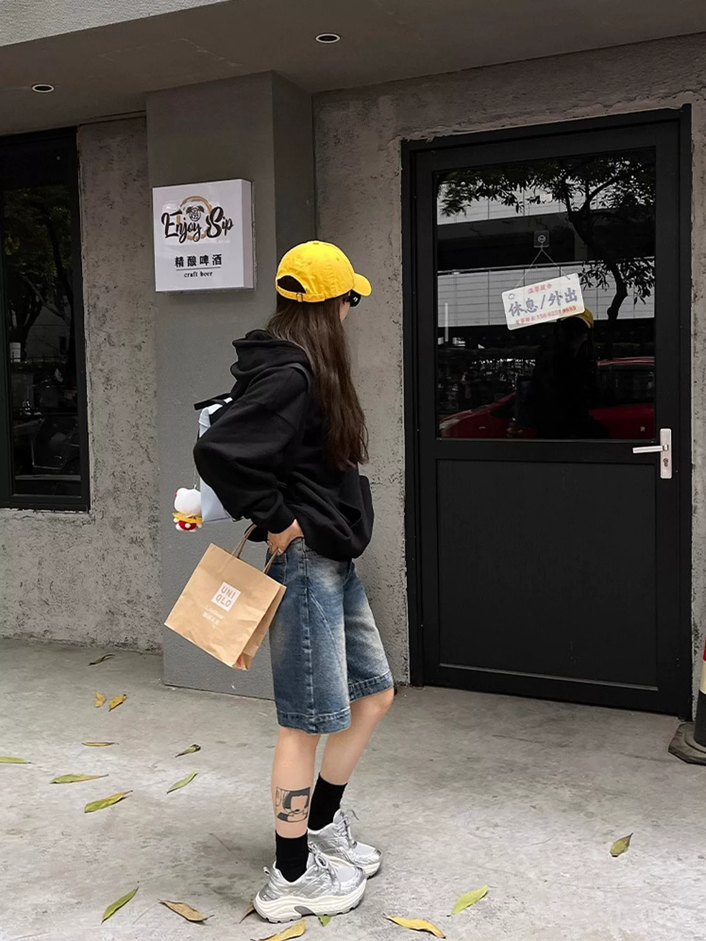 Quần short denim cổ điển dành cho nữ, mùa hè, cỡ lớn, lưng cao, dáng rộng, che hông, giảm béo, dáng quả lê, quần short ống rộng dài đến đầu gối.