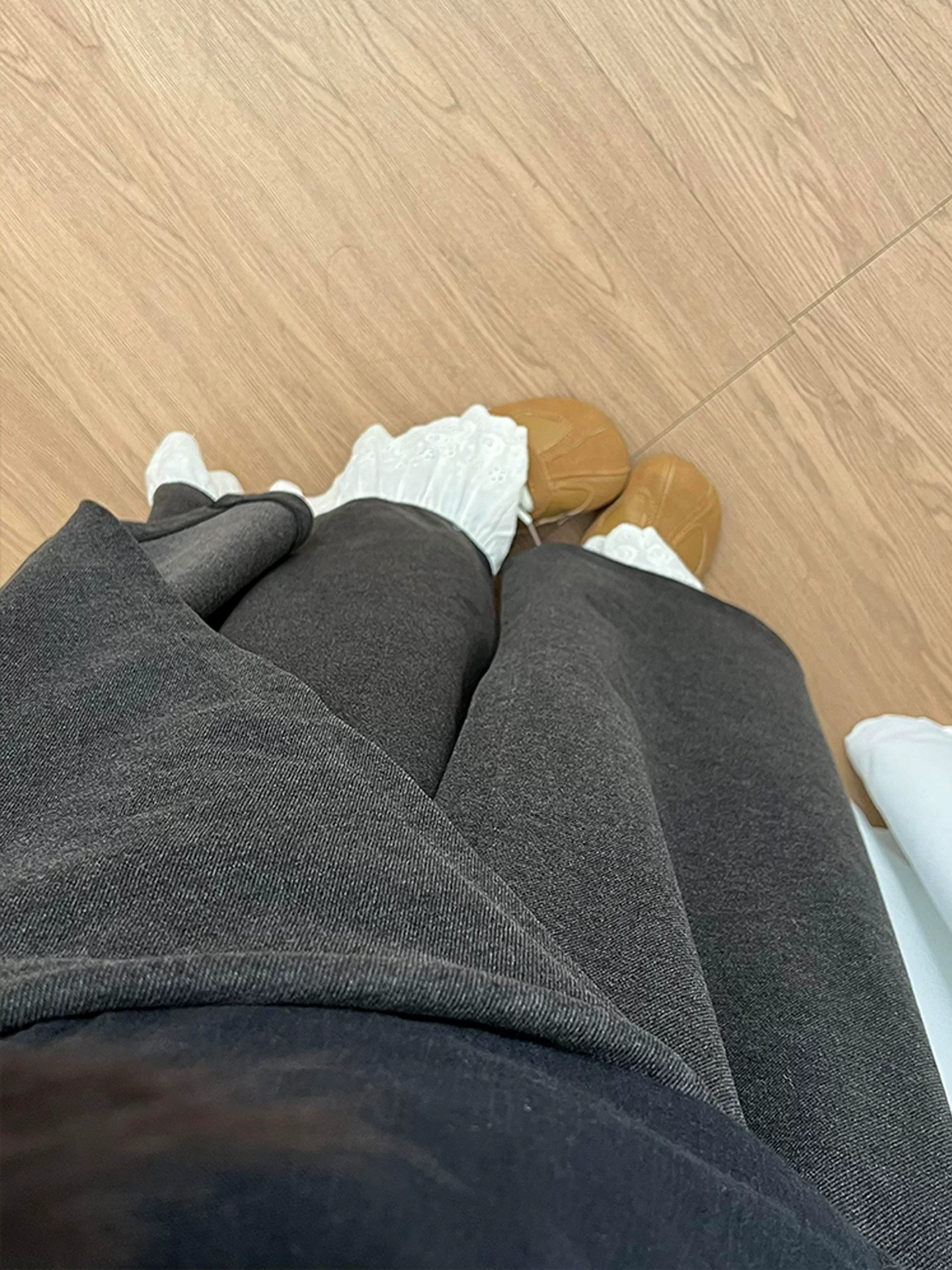 Váy chắp vá viền ren dành cho nữ, phong cách mùa thu mới, cỡ lớn, lưng cao, che hông, giảm béo, quần váy ống rộng thông thường.