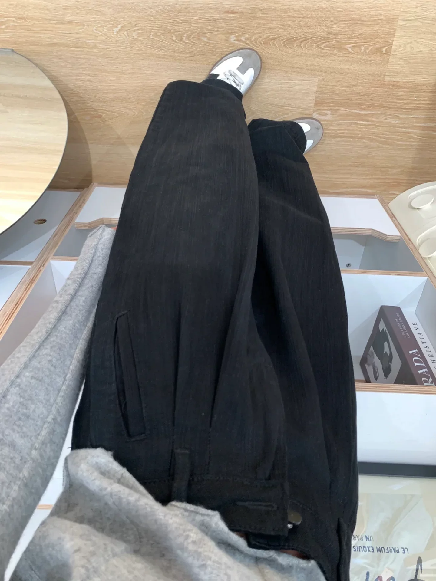 Quần âu ống đứng lưng cao màu đen dành cho nữ, phong cách đầu thu, cỡ lớn, dáng rộng, tôn dáng, dáng quả lê, quần ống rộng dài chạm sàn