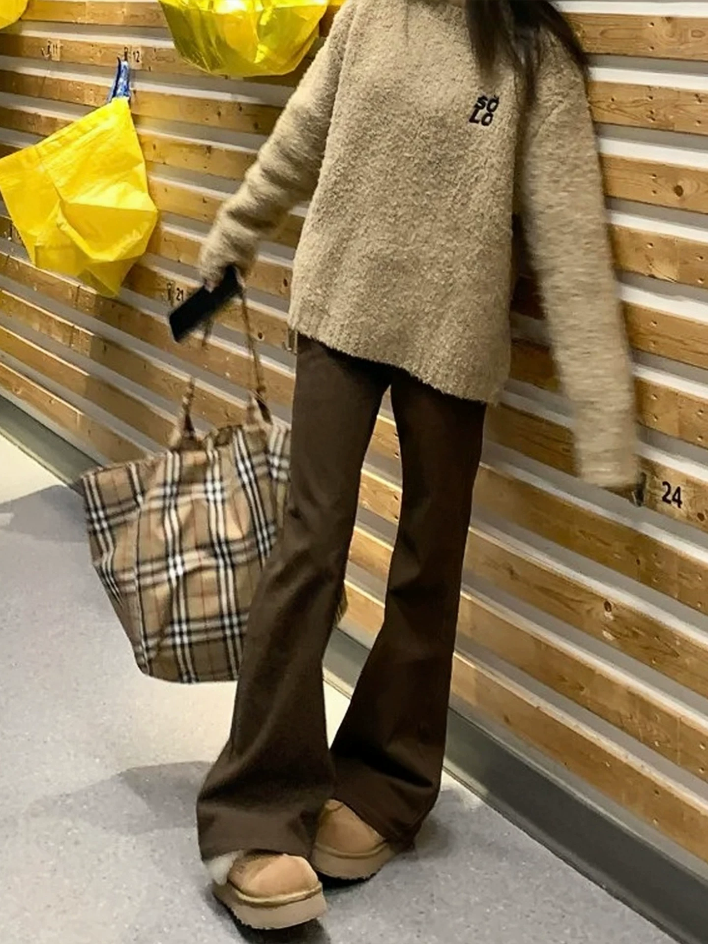 Quần jean ống loe dày màu cà phê lót lông cừu Melard dành cho nữ, mùa thu đông, cỡ lớn, lưng cao, co giãn, giảm béo, quần ống chuông.