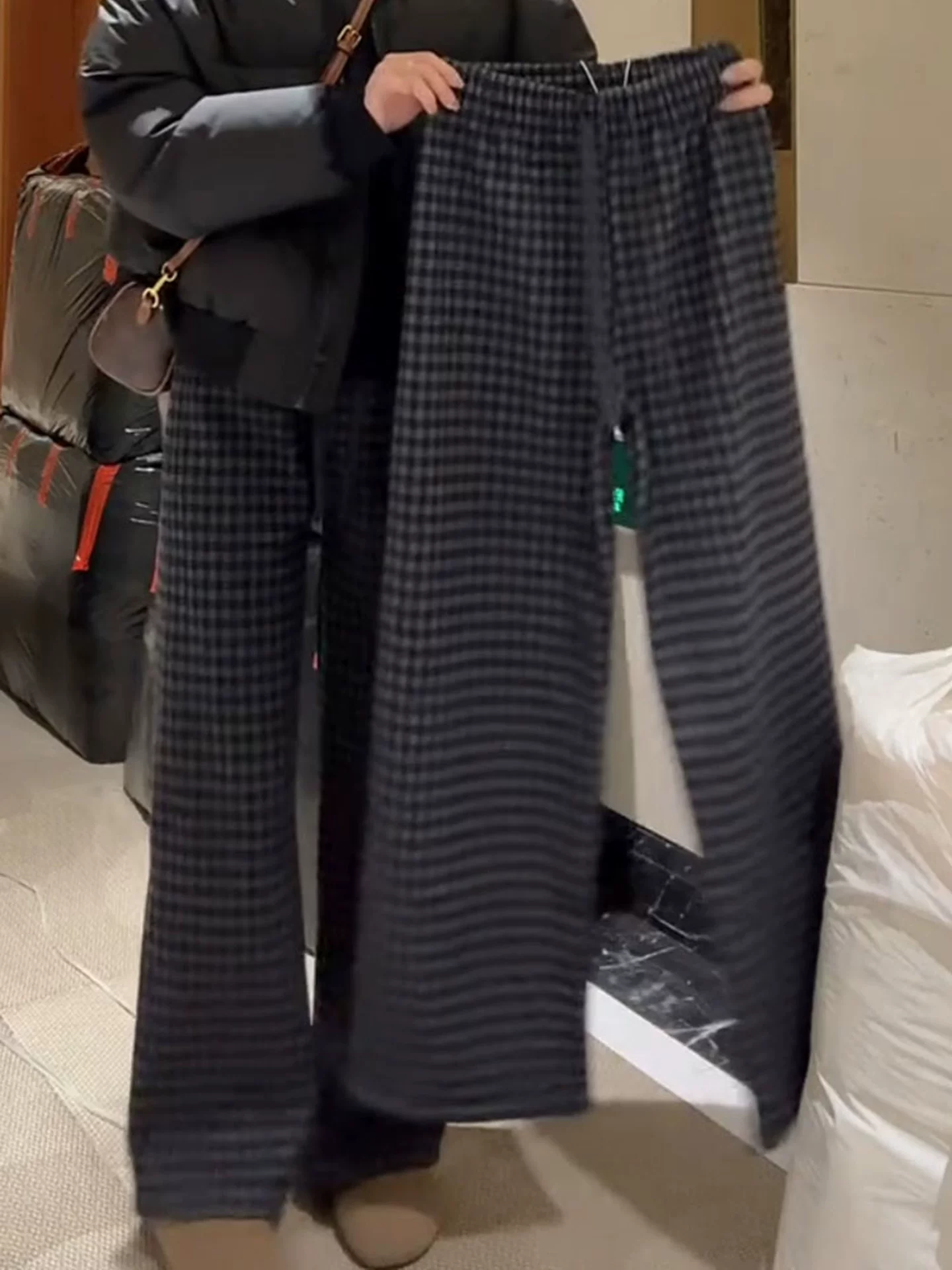 Quần ống rộng kẻ sọc len cổ điển dành cho nữ, cỡ lớn mùa đông, lót lông cừu, dày, lưng cao, dáng rộng, giảm béo, quần thường ngày.