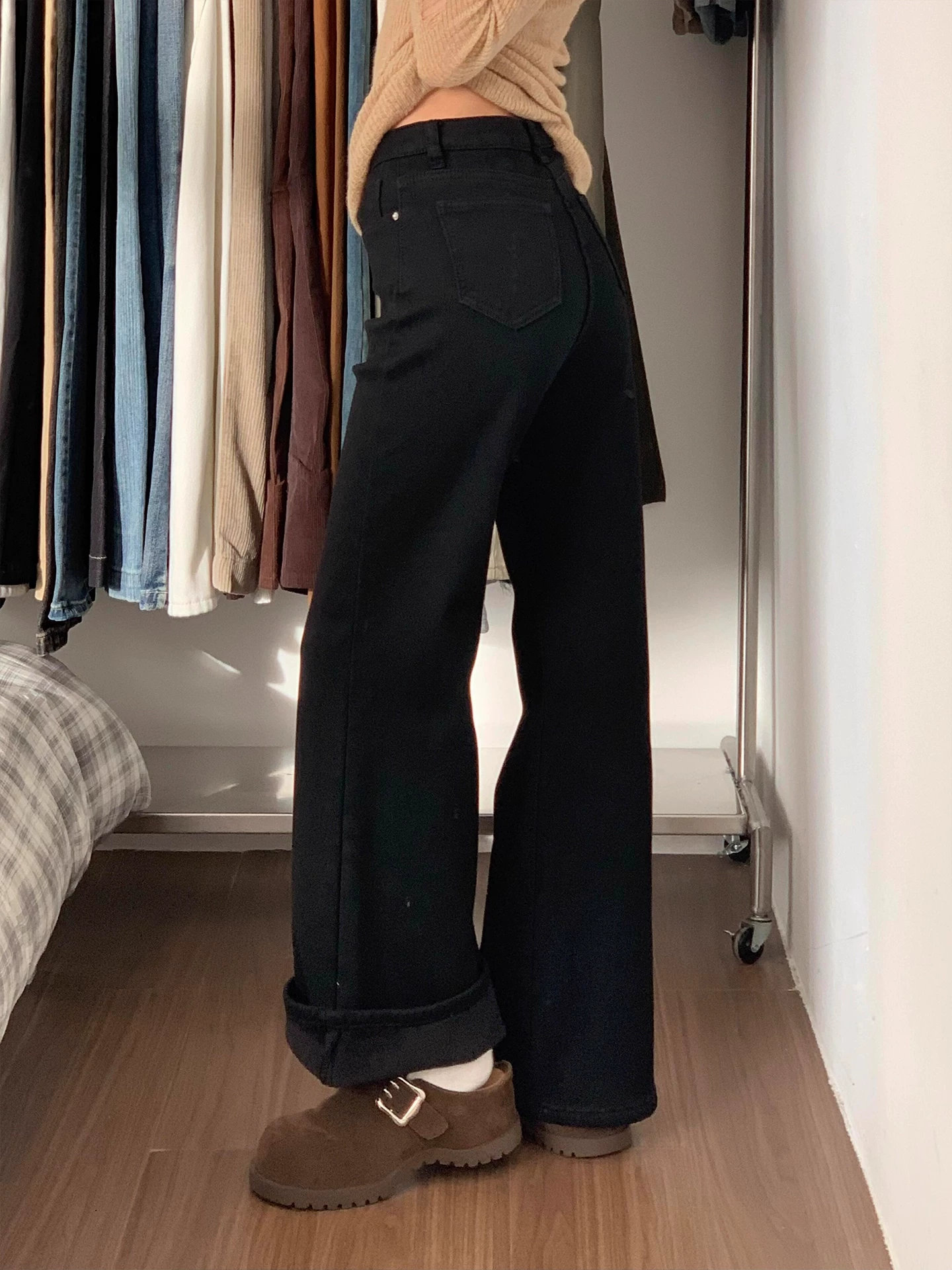 Quần jean đen cạp cao dáng loe dành cho nữ, mùa đông, size lớn, lót lông cừu, dày dặn, dáng quả lê, co giãn, quần ống chuông tôn dáng