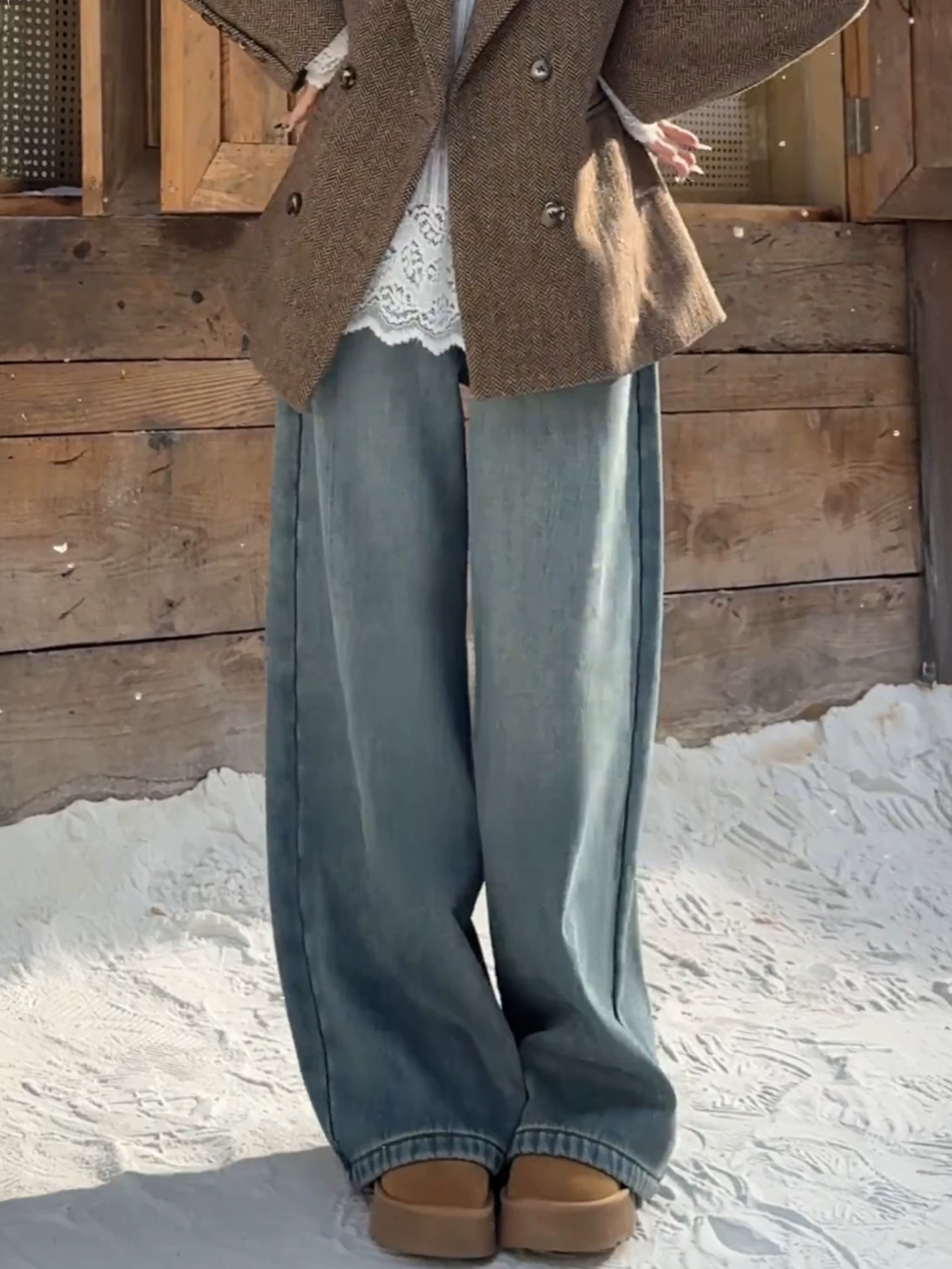 Quần jeans ống rộng màu xanh cổ điển dành cho nữ mùa thu đông 2025, lót lông dày, size lớn, dáng suông, dài chấm đất, giúp thon gọn vóc dáng