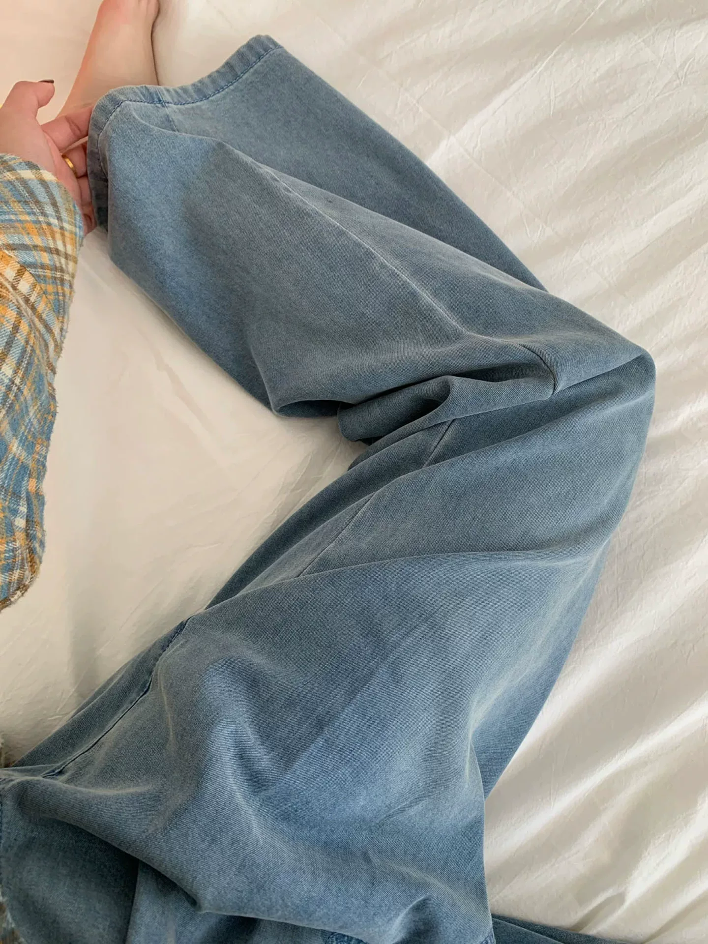 Quần jean thẳng Tencel nữ, hè 2025, kiểu dáng mỏng, size lớn, dáng nhỏ nhắn, cạp cao, tôn dáng, chất liệu lụa đá mềm mại