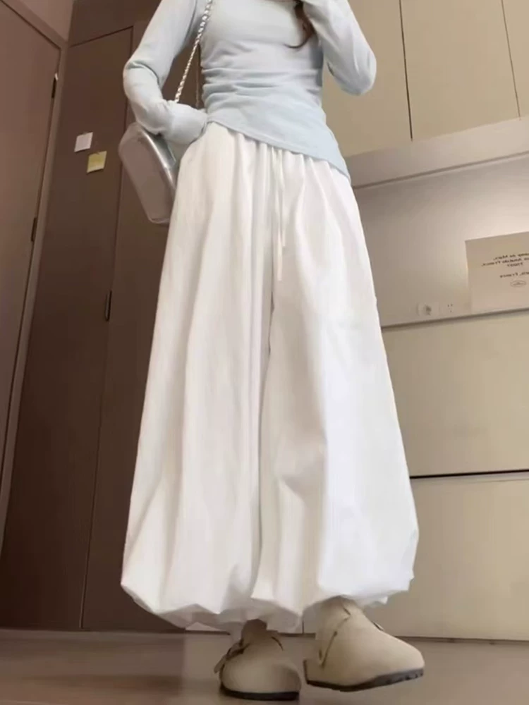 Váy hoa trắng dáng rộng cho nữ, kiểu dáng mỏng mùa hè 2025, size lớn, quần ống rộng, cạp cao, dáng rộng, quần ống rộng tôn dáng.