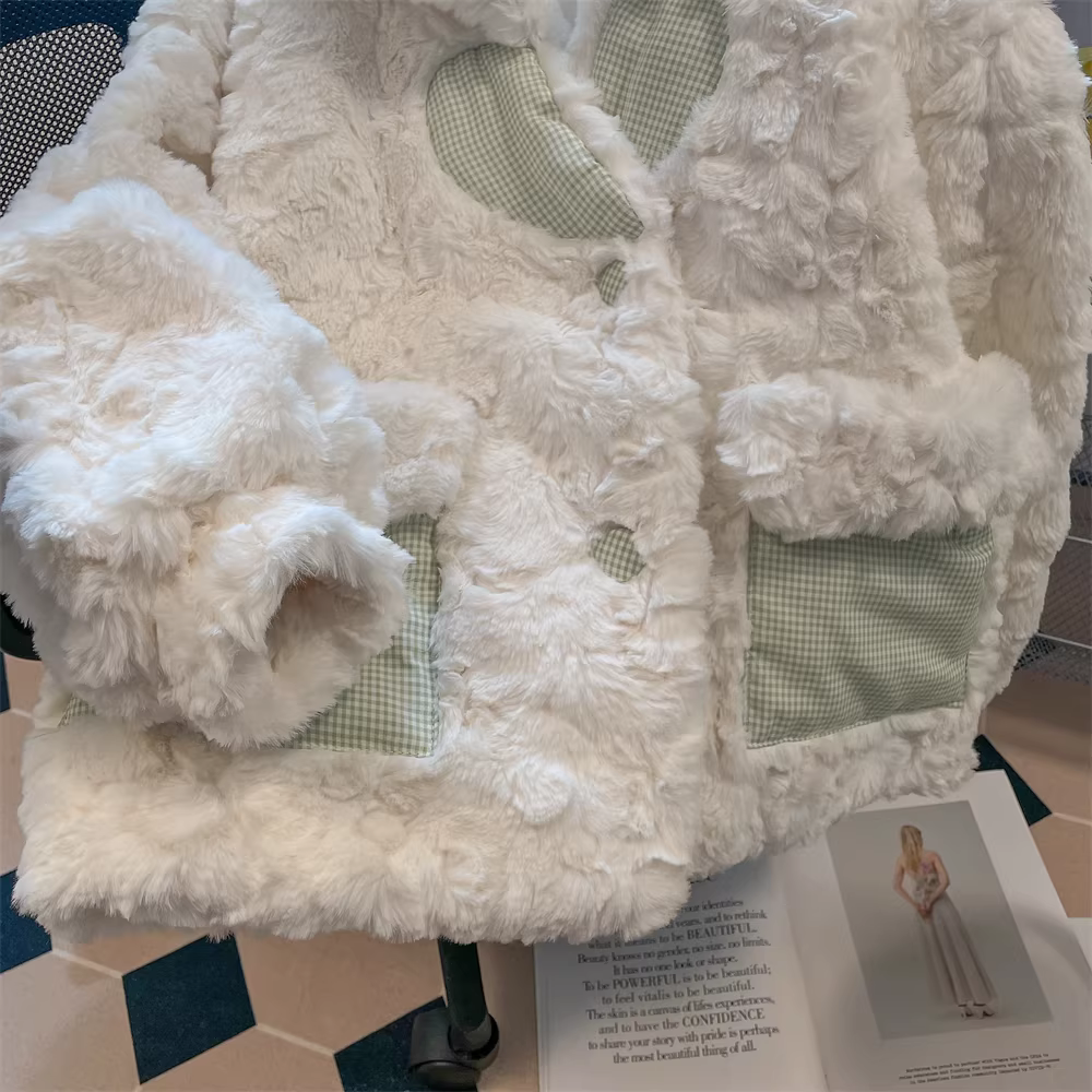 Áo khoác cotton len cừu kiểu dáng nhẹ nhàng và dịu dàng dành cho nữ, mùa thu đông, cỡ nhỏ, áo khoác cotton dày và mềm mại.