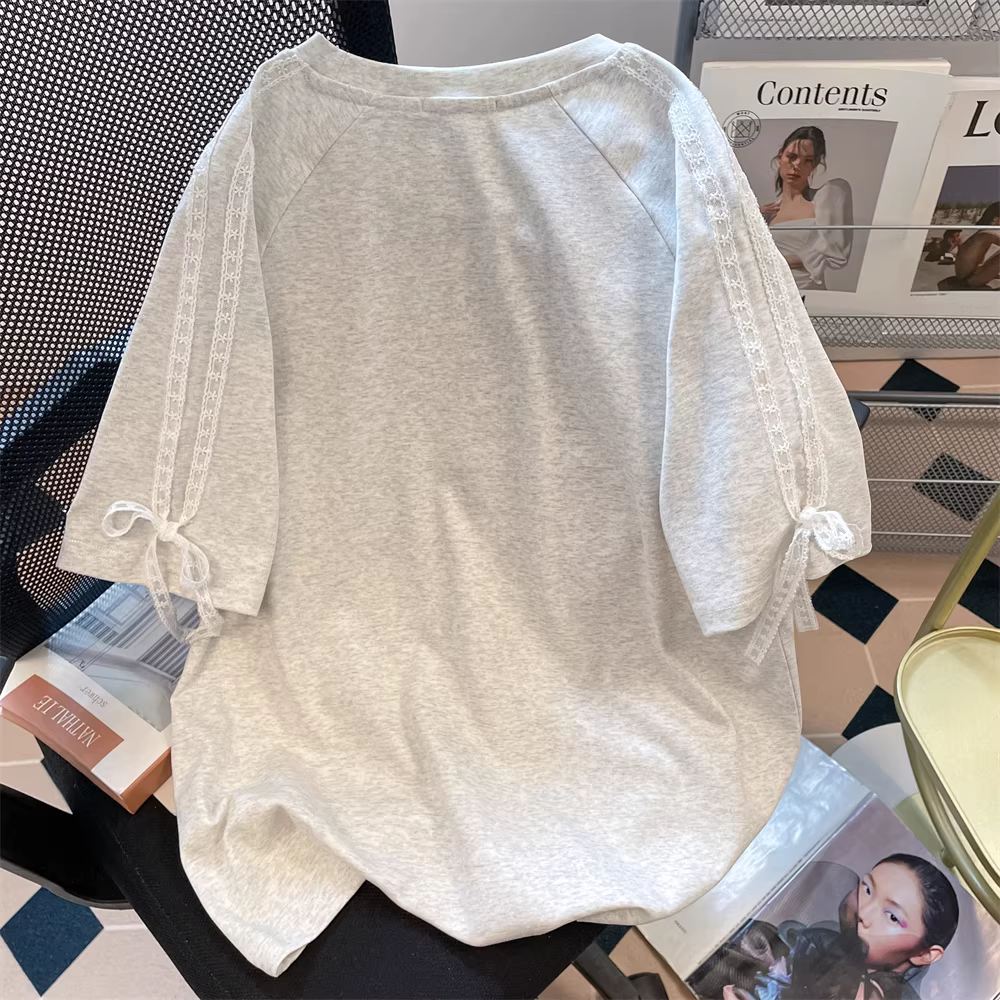 Áo thun nữ tay ngắn thêu hình chú chó dễ thương phong cách retro Mỹ, phối ren, nơ, mẫu mới hè 2025