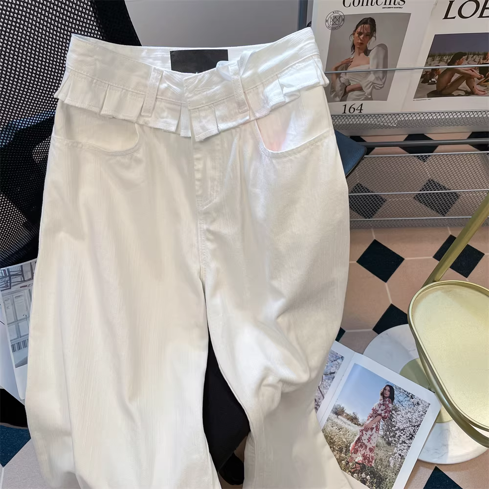 Quần jean cắt xéo màu trắng ren, thiết kế chuyên sâu dành cho nữ, kiểu dáng mùa hè phong cách Mỹ, tôn dáng, cạp cao, dáng thẳng, ống rộng, giúp thon gọn vóc dáng.