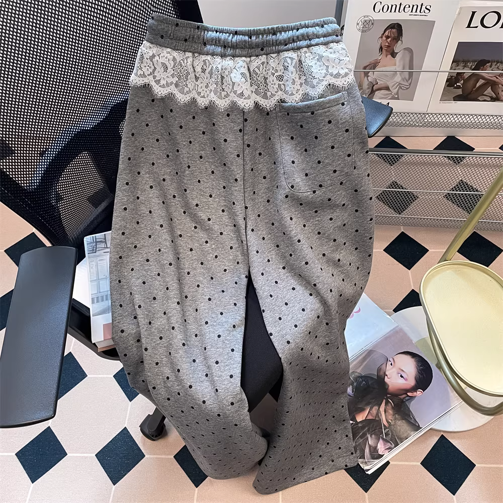 Quần ống rộng chấm bi phối ren phong cách Hàn Quốc dành cho nữ, với thiết kế độc đáo, quần ống đứng thoải mái và giản dị.