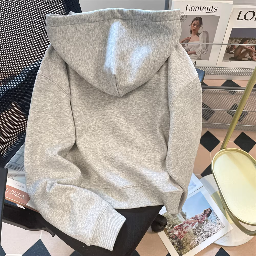 Áo len ngắn thêu chữ cổ điển màu xám phong cách Hàn Quốc dành cho nữ, đầu thu, dáng nhỏ, vai thường, áo hoodie dài tay
