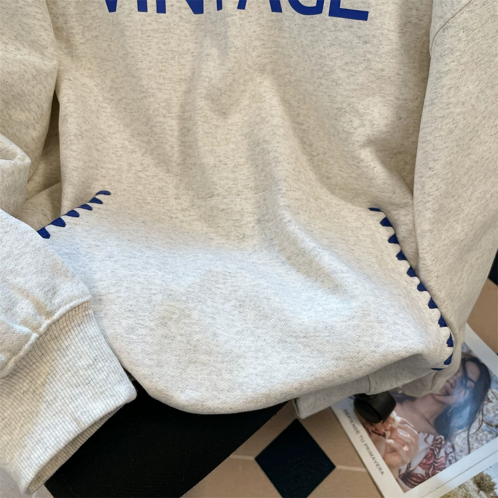 Áo khoác hoodie kiểu chữ cổ điển kiểu Trung Quốc dành cho nữ, mùa thu đông, lót lông cừu dày, dày dặn, áo khoác ngoài kiểu dáng lười biếng.