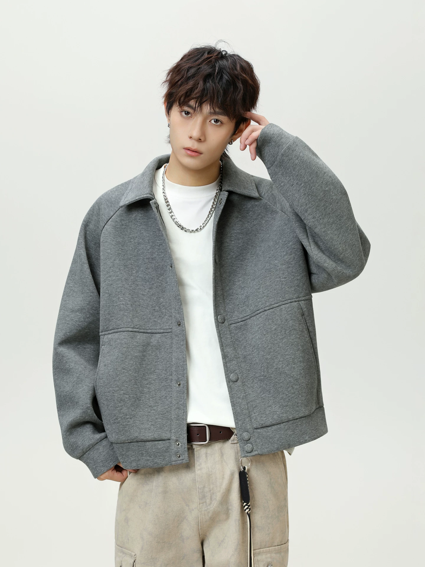 Wukong có sẵn áo khoác nam kiểu Mỹ, chất liệu dày dặn, kiểu dáng cổ điển, đa năng, phong cách giản dị, vừa vặn với dáng người, thích hợp cho mùa thu.