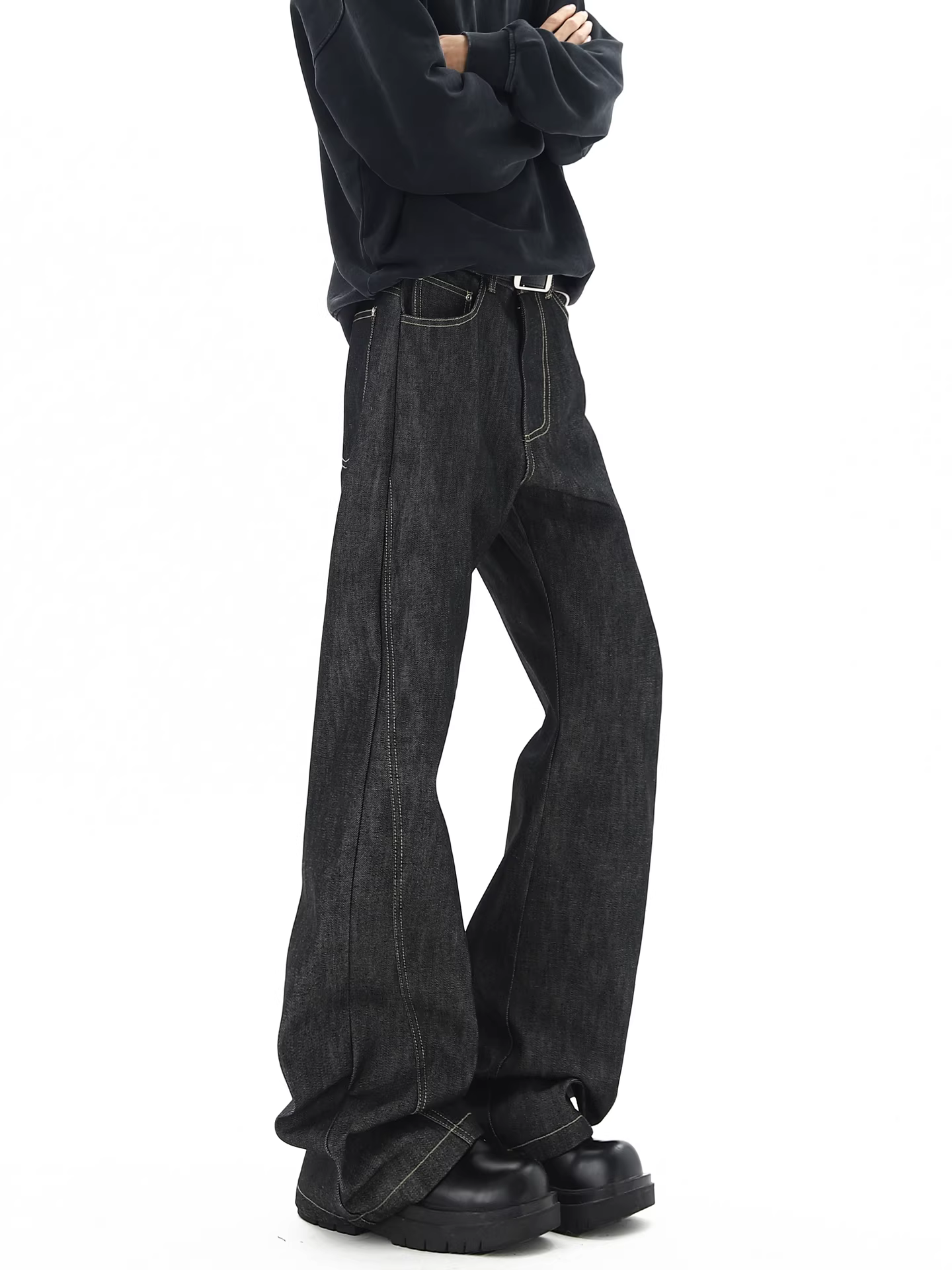 Ngộ Không có sẵn quần jean nam kiểu Mỹ, phong cách đã qua xử lý, dáng loe, kiểu dáng cổ điển, ôm dáng, đa năng, dài chấm đất.