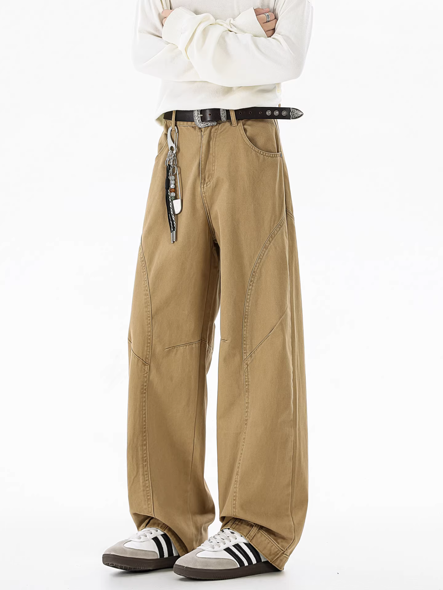 Wukong có sẵn quần cargo ống thẳng kiểu Mỹ cổ điển, phối vải theo phong cách deconstructed, thời thượng dành cho nam, quần dài rộng ống xuông, phong cách thường ngày.