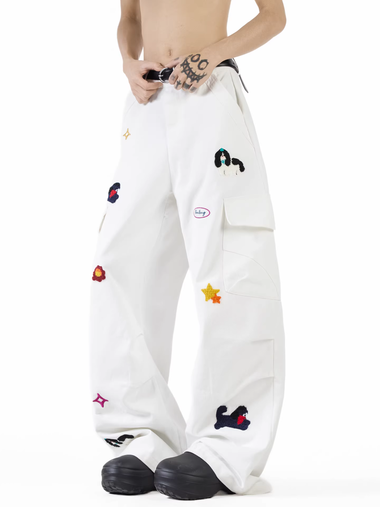 Wukong có sẵn quần cargo xếp ly thêu khăn kiểu Mỹ thời thượng dành cho nam và nữ, quần dài ống rộng đa năng kiểu vintage.