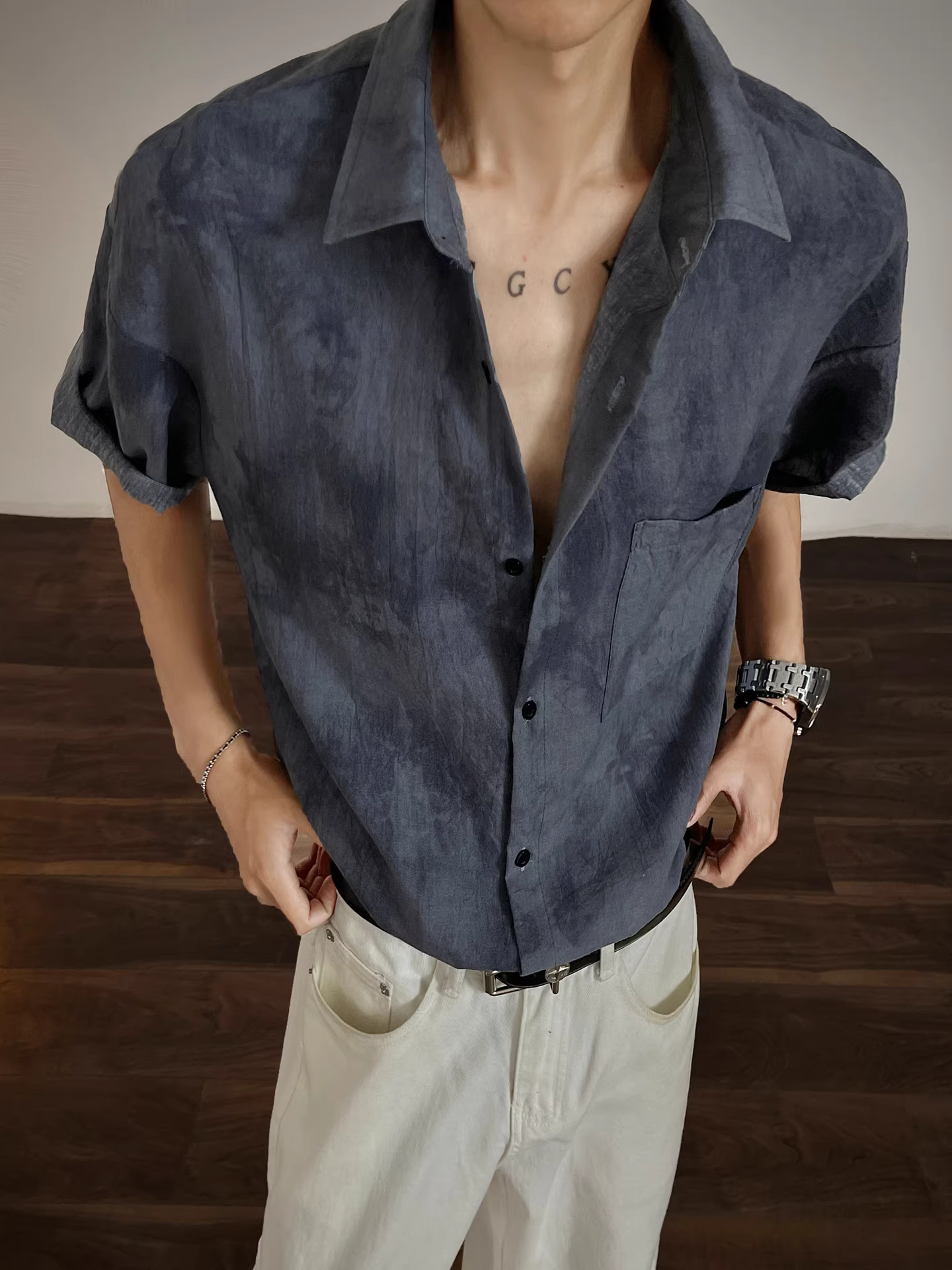 Wukong có sẵn áo sơ mi ngắn tay kiểu tie-dye cổ điển Mỹ dành cho nam và nữ, áo sơ mi mùa hè rộng rãi, thoải mái, đa năng dành cho cặp đôi.