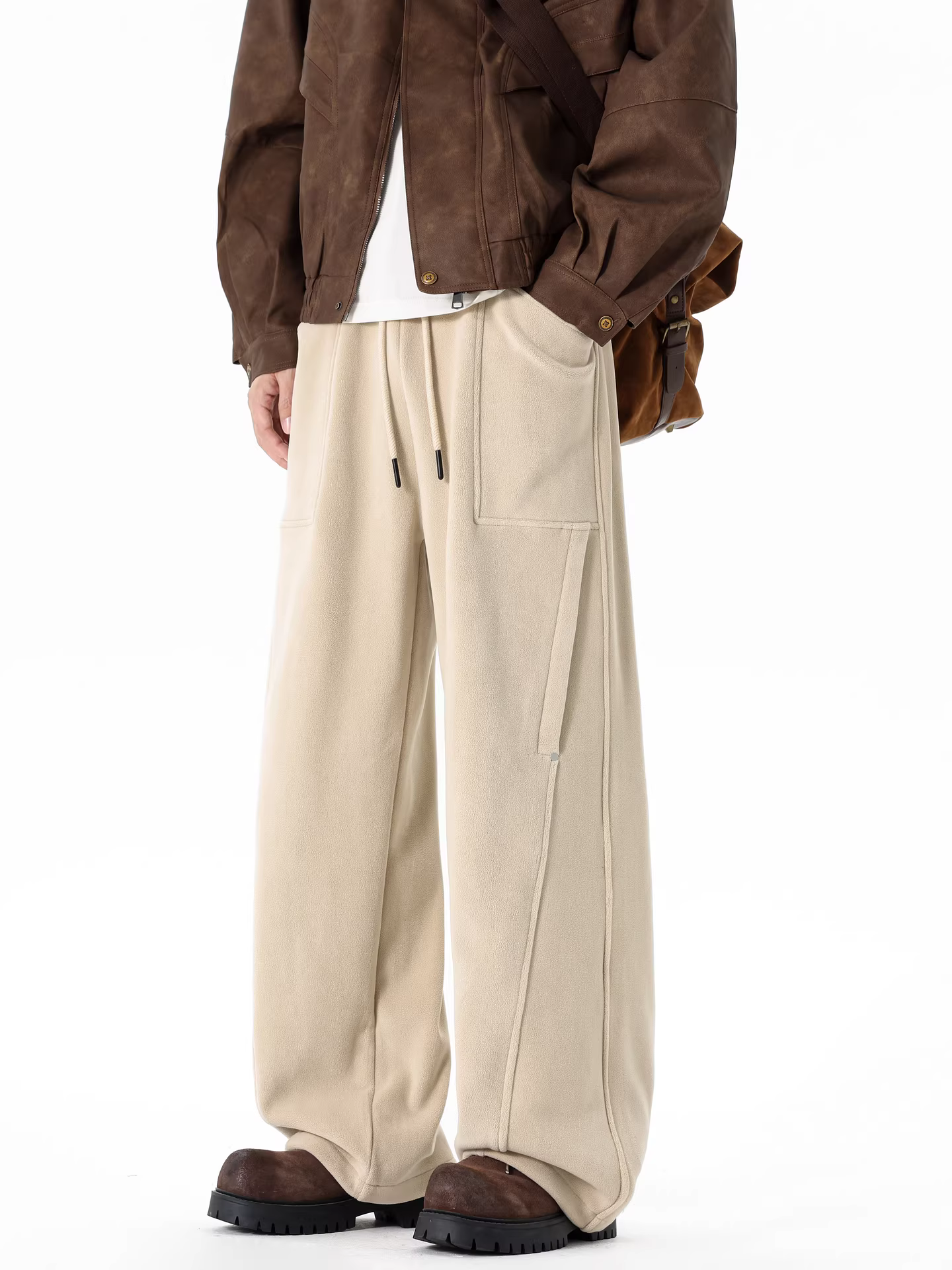 Wukong có sẵn quần dài chất liệu nỉ dày dặn, kiểu dáng retro thời thượng, ống thẳng, phong cách thường ngày dành cho nam và nữ, quần ống rộng, ấm áp, đa năng.