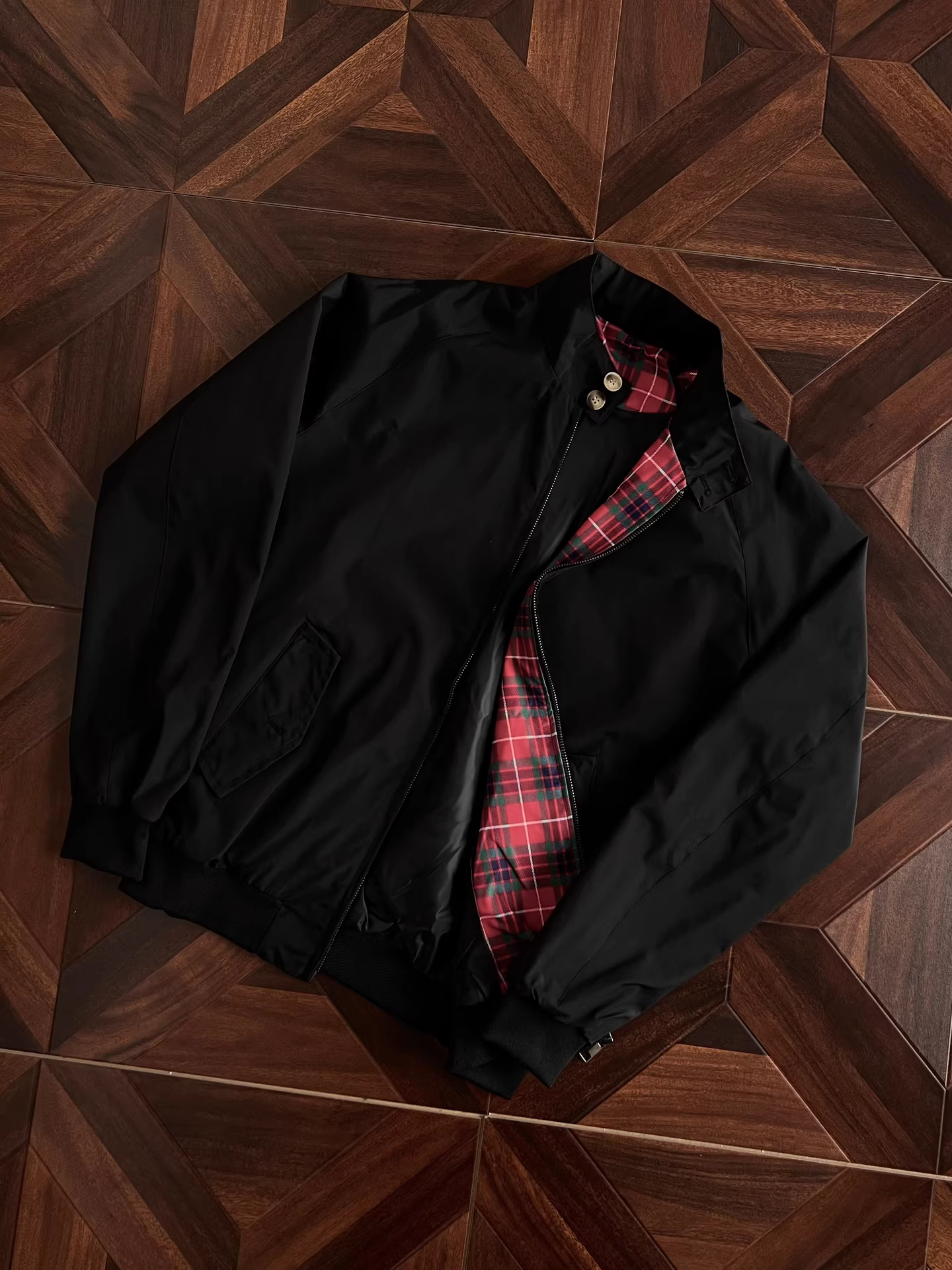 Wukong có sẵn áo khoác Harrington kiểu Mỹ cổ điển kẻ ca rô dành cho nam, thương hiệu thời thượng, dáng rộng, áo khoác thường ngày đa năng dành cho các cặp đôi.