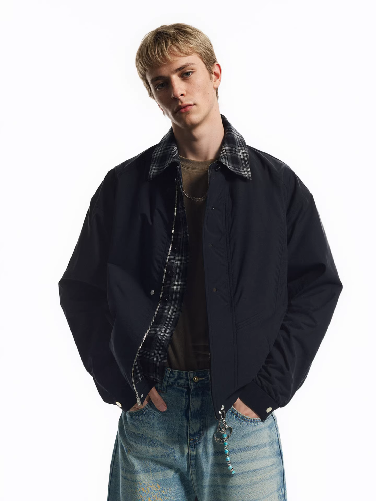 Wukong có sẵn áo khoác nam kiểu Mỹ cổ điển, phối họa tiết ca rô giả hai mảnh, phối vải chắp vá, kiểu dáng thời trang, áo khoác cặp đôi rộng rãi, thoải mái.