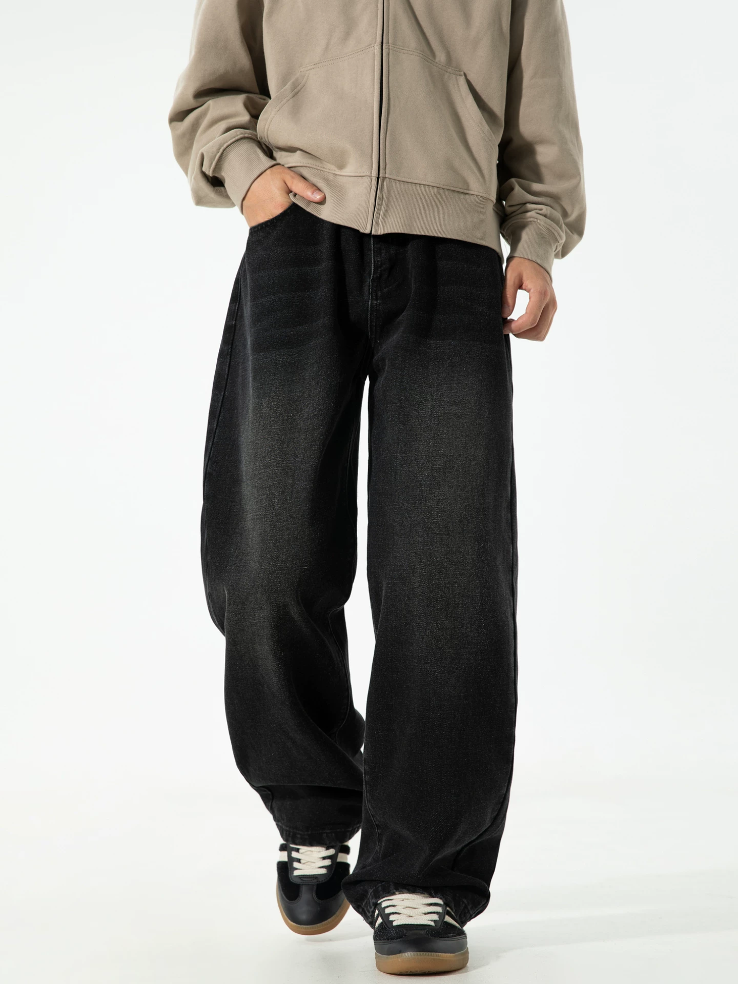 Wukong có sẵn quần jean nam kiểu Mỹ cổ điển, đã qua xử lý làm cũ, dáng ôm vừa, rộng rãi, đa năng, ống thẳng, ống rộng.