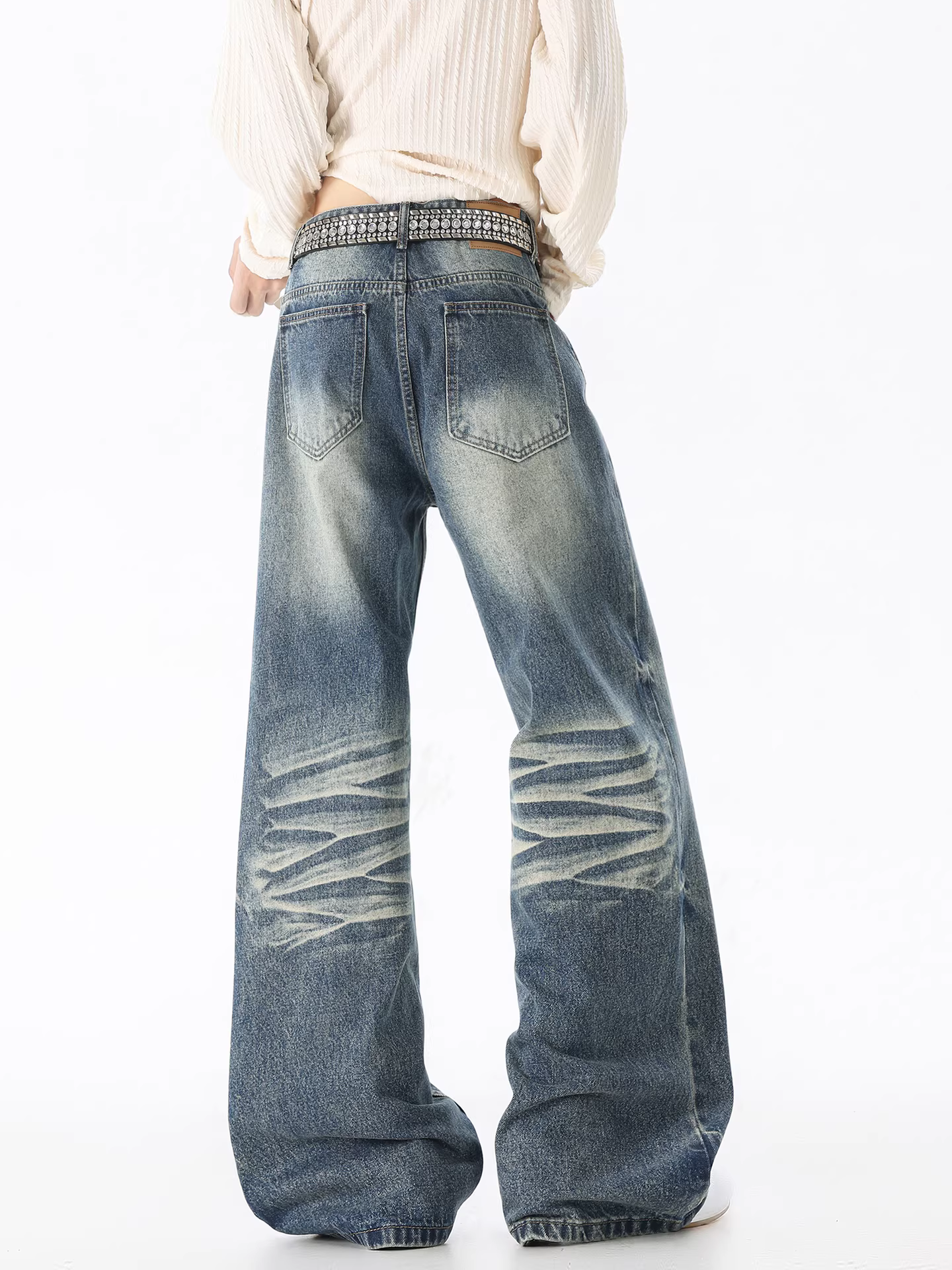 Ngộ Không có sẵn quần jean nam ống thẳng kiểu Mỹ, phong cách đã qua xử lý làm cũ và rách, dáng rộng, thời trang, đa năng.