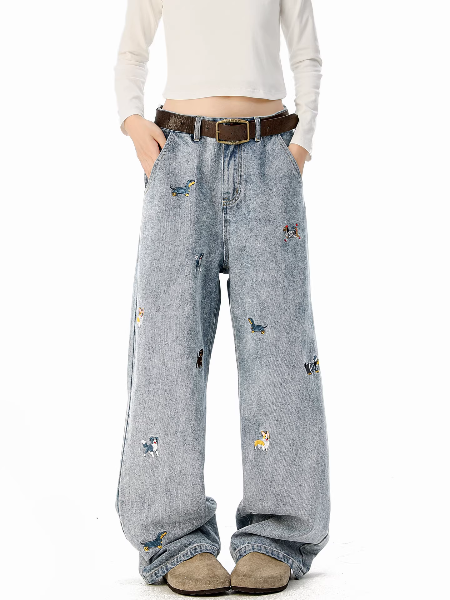 Wukong có sẵn quần jean nam ống thẳng thêu hình chó theo phong cách Mỹ, quần ống rộng đa năng phong cách đường phố.