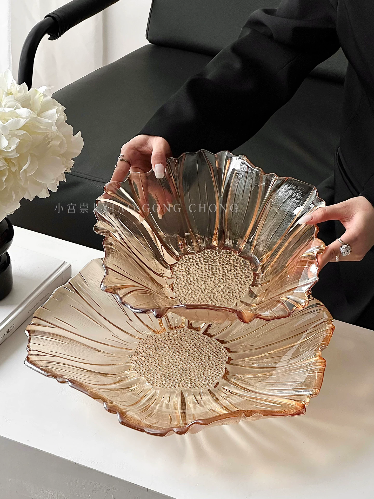 Đĩa đựng trái cây kiểu châu Âu cho phòng khách và phòng trà, bát đựng trái cây hoa hướng dương cao cấp và tinh tế, đĩa trưng bày đồ ăn nhẹ có giá trị cao