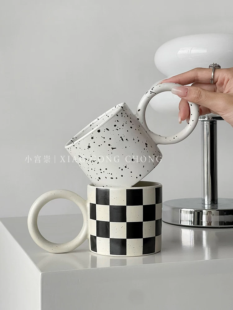 Cốc cờ vua gốm sứ tai to với thiết kế họa tiết mực, cốc gốm, cốc cà phê, cốc sữa gia dụng, cốc ăn sáng