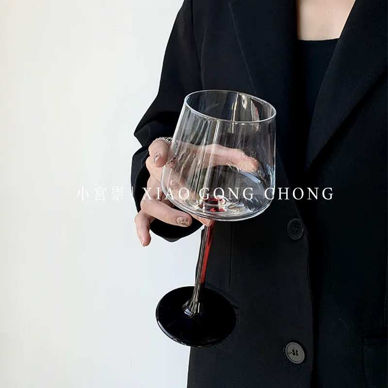 Ly rượu màu đen đỏ pha trộn theo phong cách Instagram lãng mạn Ly rượu kiểu châu Âu Ly rượu sâm banh Ly rượu trái cây ngọt ngào