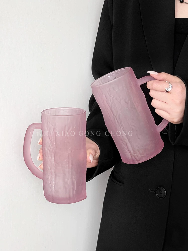 Ly thủy tinh họa tiết vỏ cây phong cách Ins, cốc bia nữ màu hồng mờ có quai cầm, cốc nước gia dụng cao cấp, cốc nước ép.