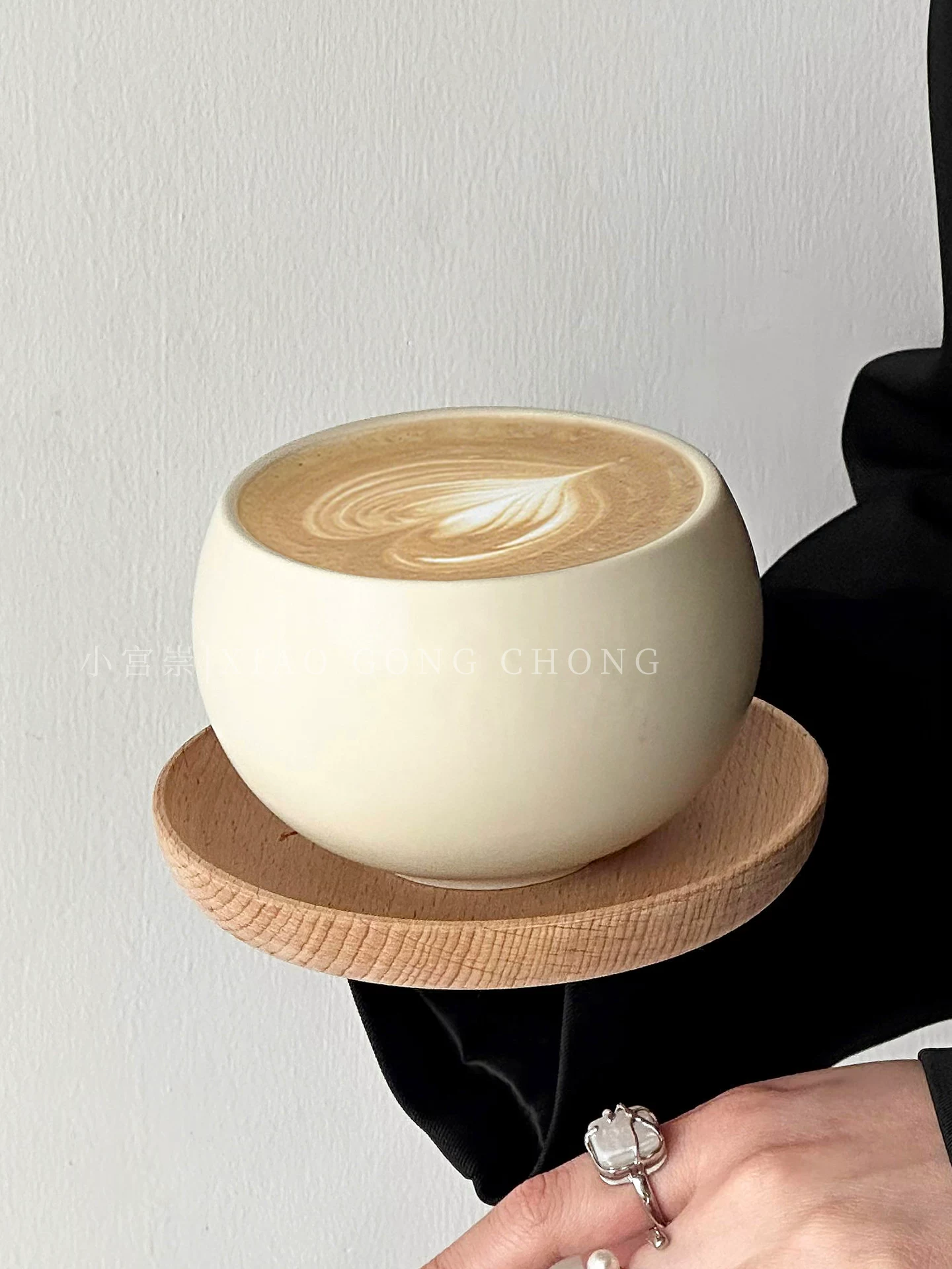Tách và đĩa sứ màu trơn cổ điển, tách cà phê hình quả trứng sáng tạo, tách trà chiều latte nghệ thuật tinh tế, tách cầm tay