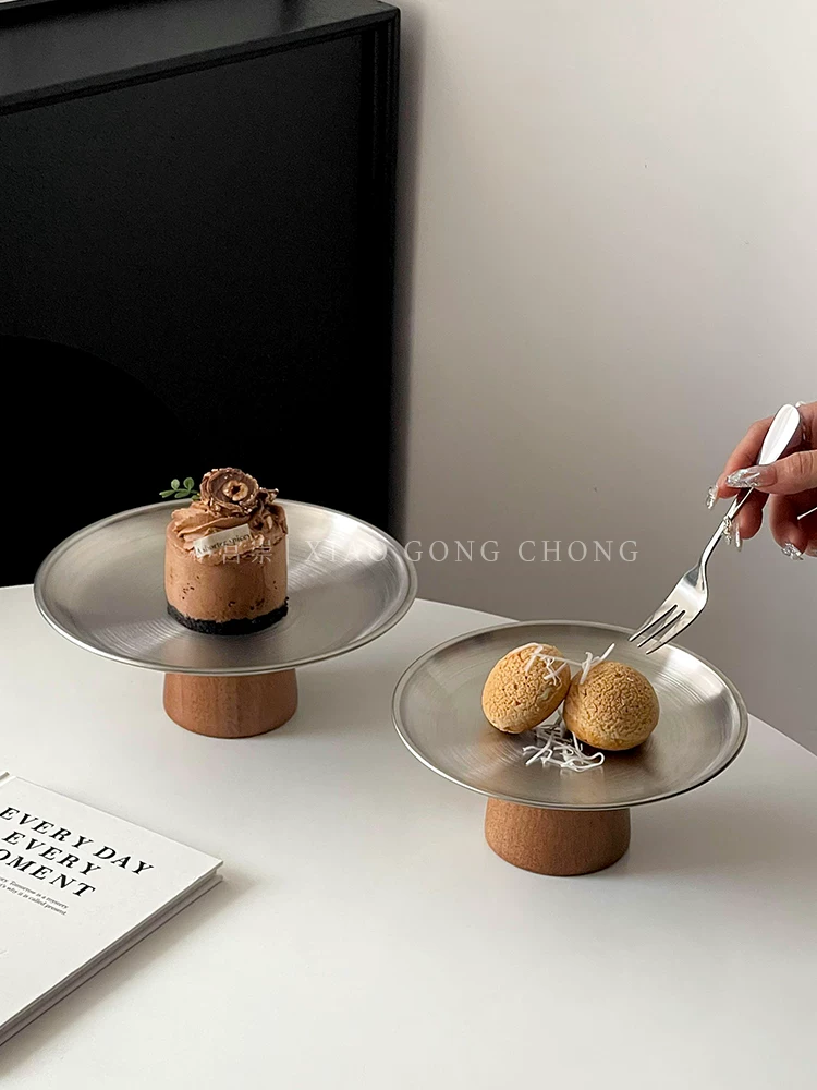 Khay đựng trái cây phòng khách, làm bằng gỗ keo với khay thép không gỉ cao cấp, phong cách nhẹ nhàng sang trọng, dùng để đựng kẹo, đồ ăn nhẹ, trái cây, bánh ngọt.