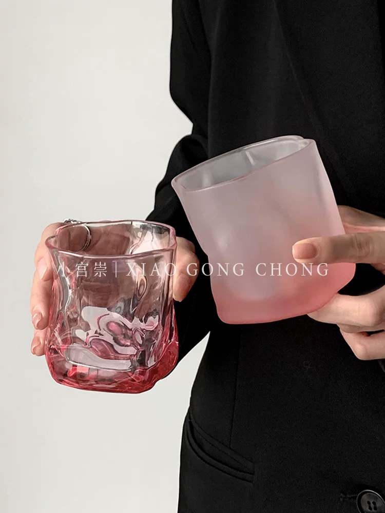 Ly thủy tinh xoắn không đều màu hồng nhạt phong cách Ins, ly rượu cao cấp, ly uống nước, ly cà phê