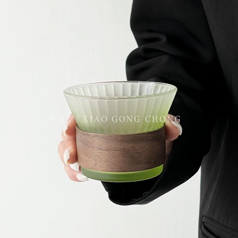 Ly thủy tinh sọc dọc màu xanh gradient dùng trong gia đình, ly uống nước chống bỏng, ly cà phê cao cấp sang trọng, ly uống nước lạnh.