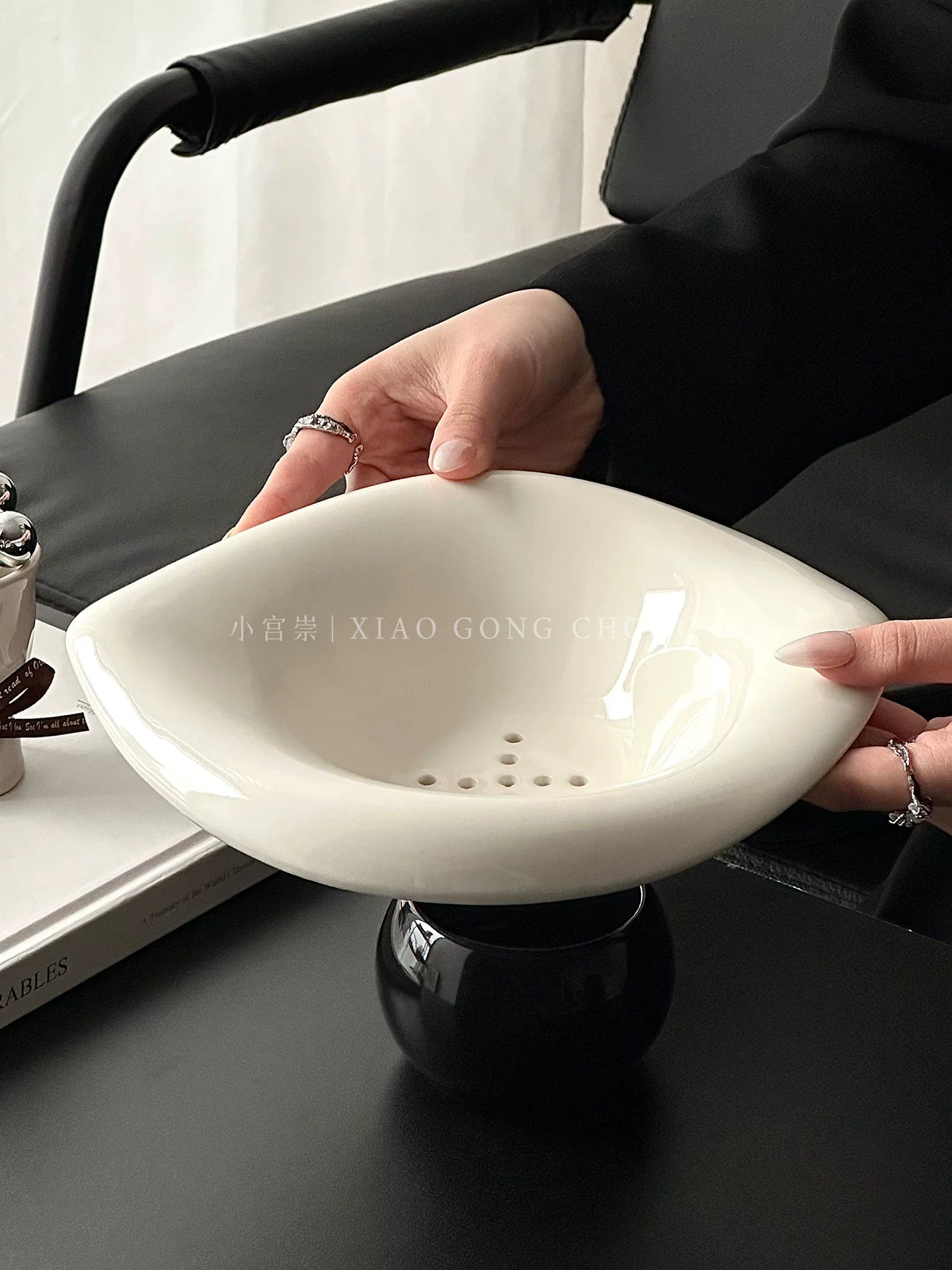 Phong cách sang trọng nhẹ nhàng, vẻ ngoài cao cấp, đĩa đựng trái cây, đĩa đựng đồ ăn nhẹ trong phòng khách, đĩa đựng trái cây khô bằng gốm sứ tinh tế và cao cấp, đĩa đựng kẹo.