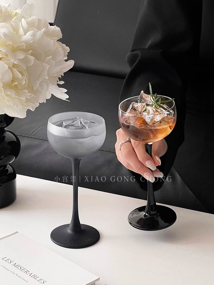 Ly cocktail nữ thiết kế độc đáo, màu đen mờ chuyển sắc, phiên bản đặc biệt