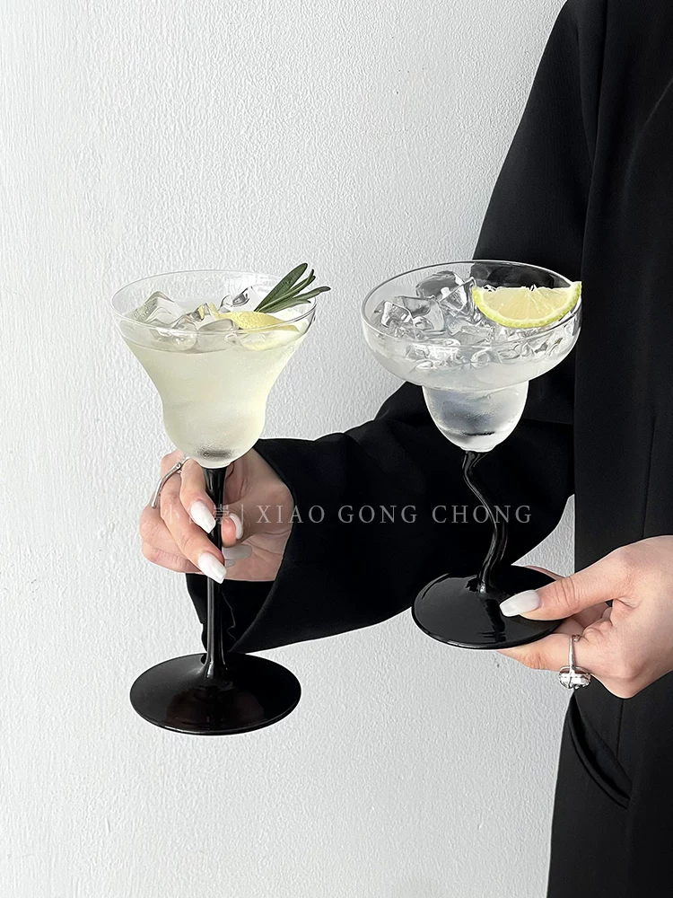 Ly cocktail đen độc đáo với chân ly cong sáng tạo và độc đáo, ly margarita, ly sâm banh, ly rượu vang có ga, ly cao.